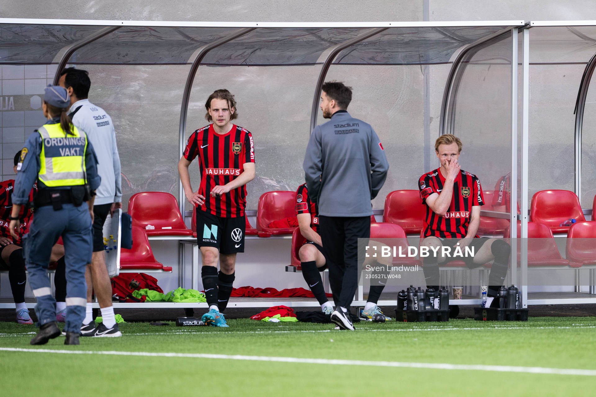 Brommapojkarnas Oscar Pettersson och Tim Waker deppar