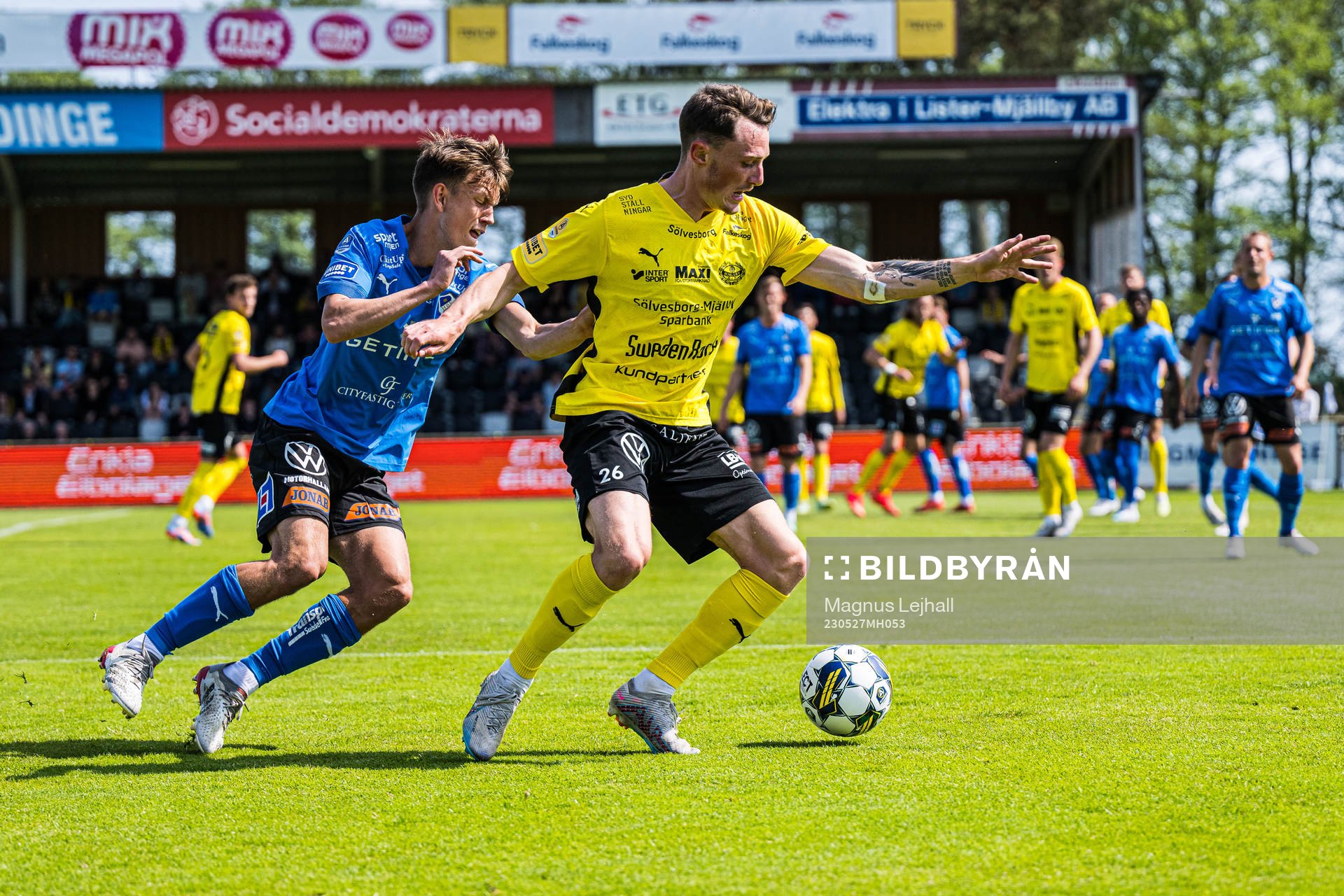 Mjällbys Noah Persson och Halmstads Kazper Karlsson