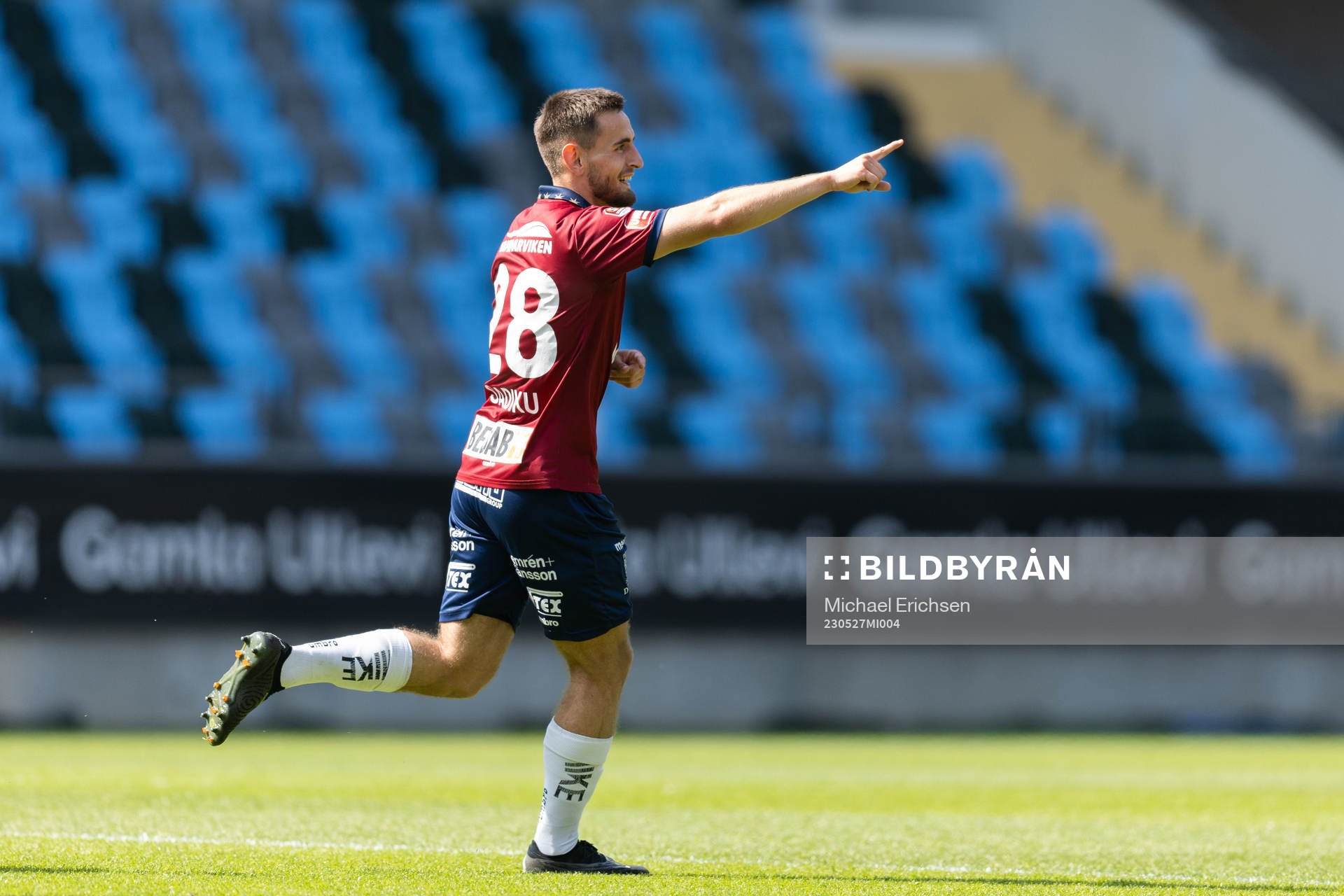 Örgrytes Erion Sadiku jublar