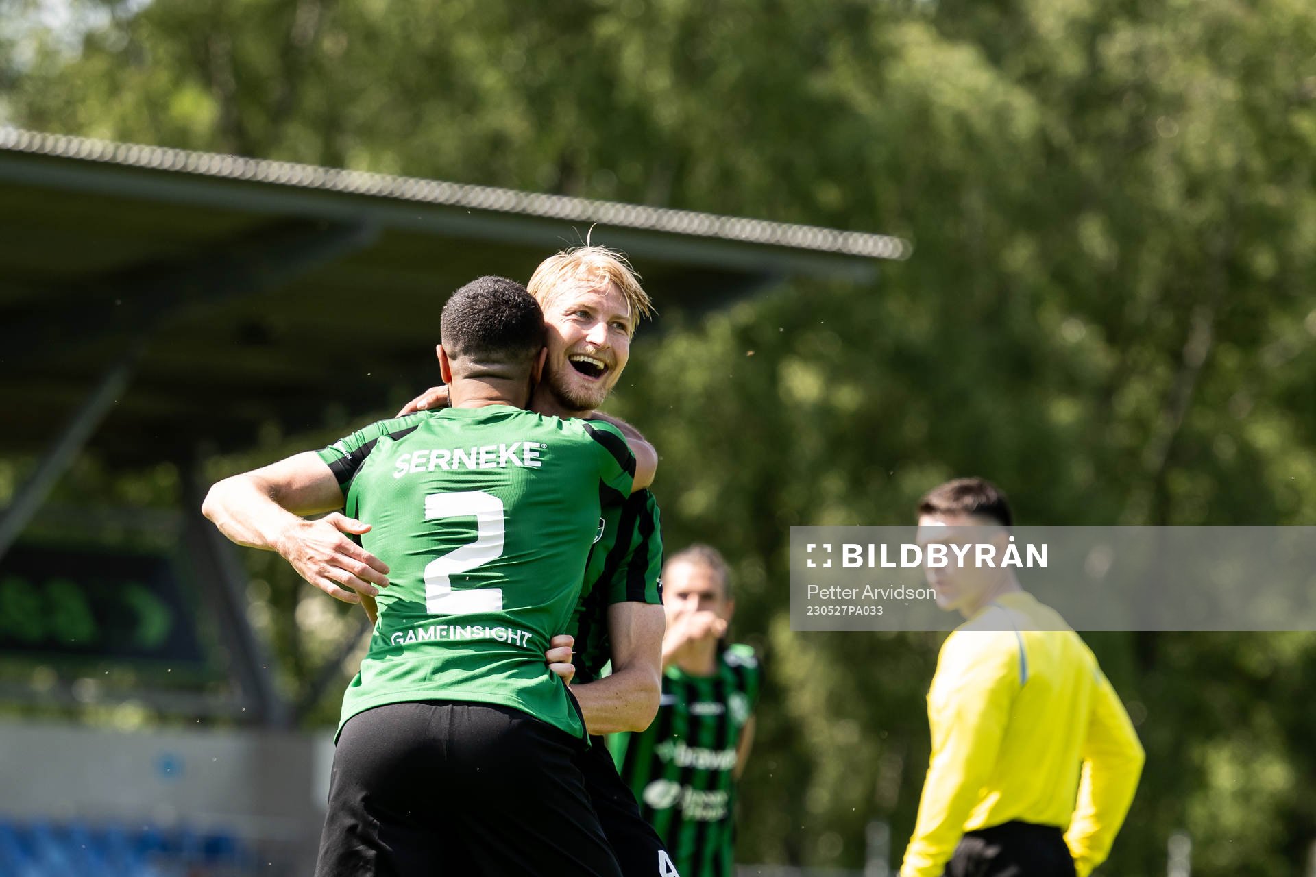 Högaborgs Jones Mahjoub jublar med Viktor Wihlstrand