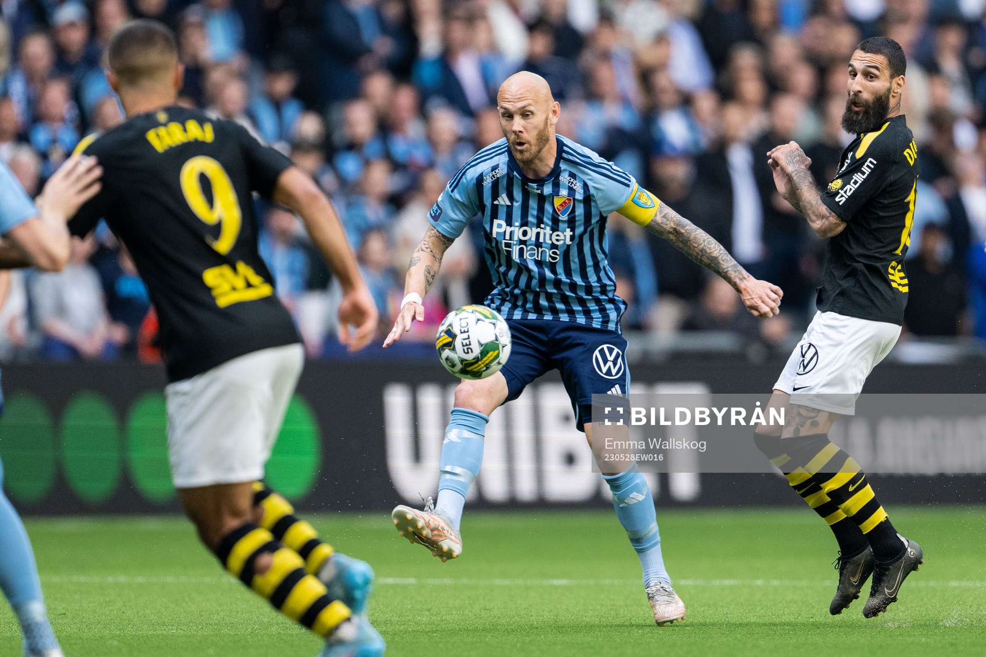 Djurgårdens Magnus Eriksson och AIKs Jimmy Durmaz