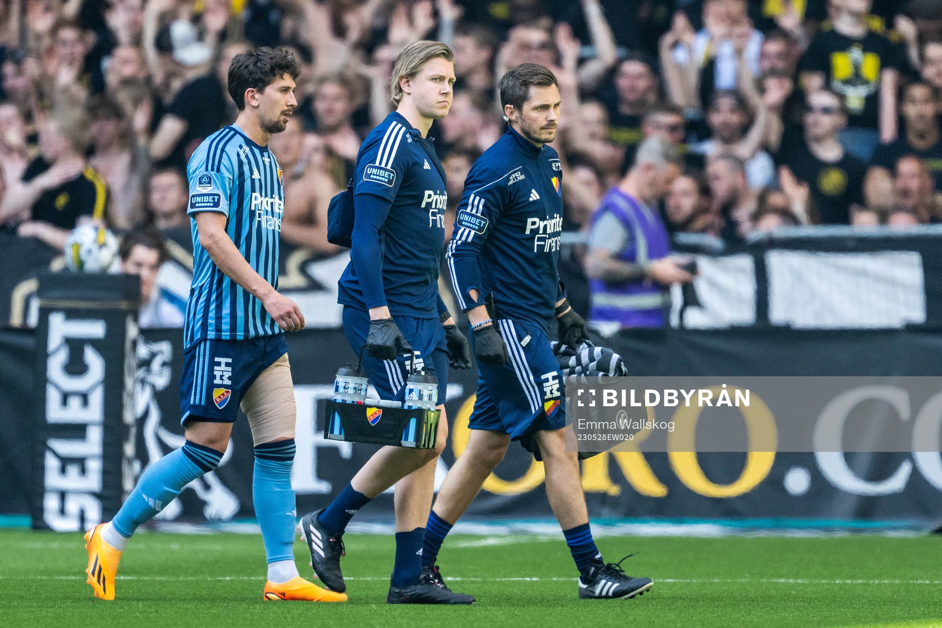 Djurgårdens Gustav Wikheim lämnar planenunder