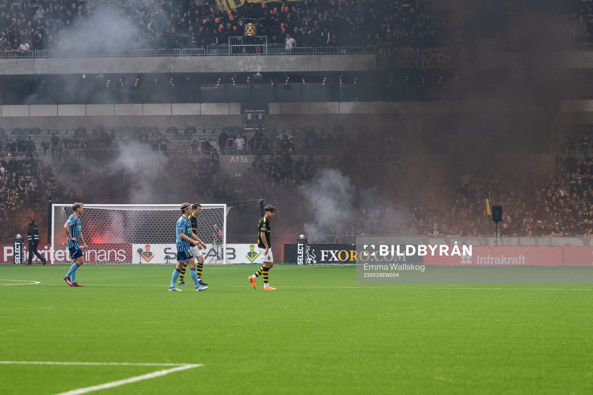 Djurgårdens och AIKs spelare lämnar planen