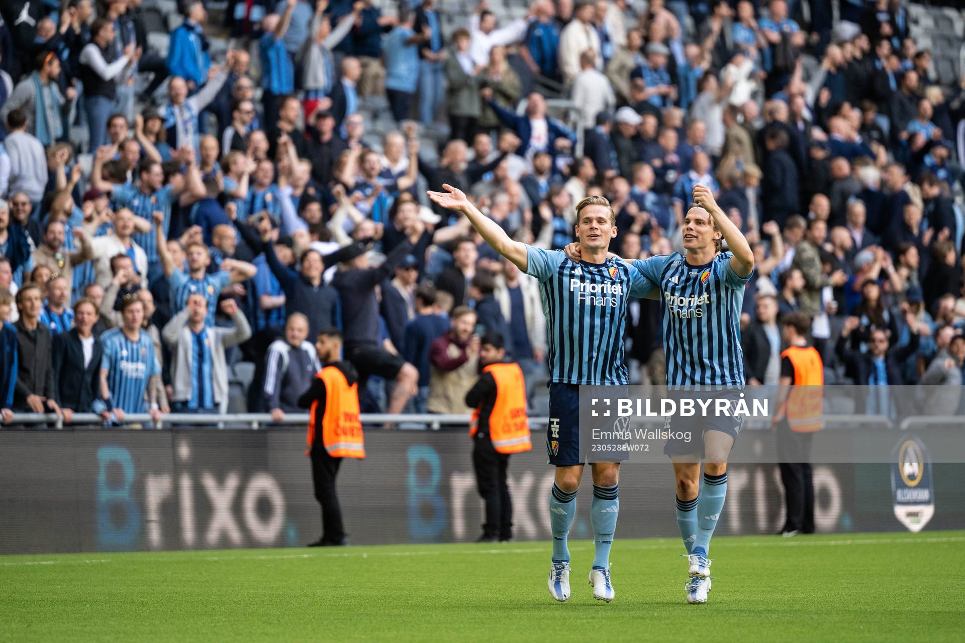 Djurgårdens Hampus Finndell and Elias Andersson jublar efter fotbollsmatchen i Allsvenskan mellan Djurgården och AIK den 28 maj 2023 i Stockholm.