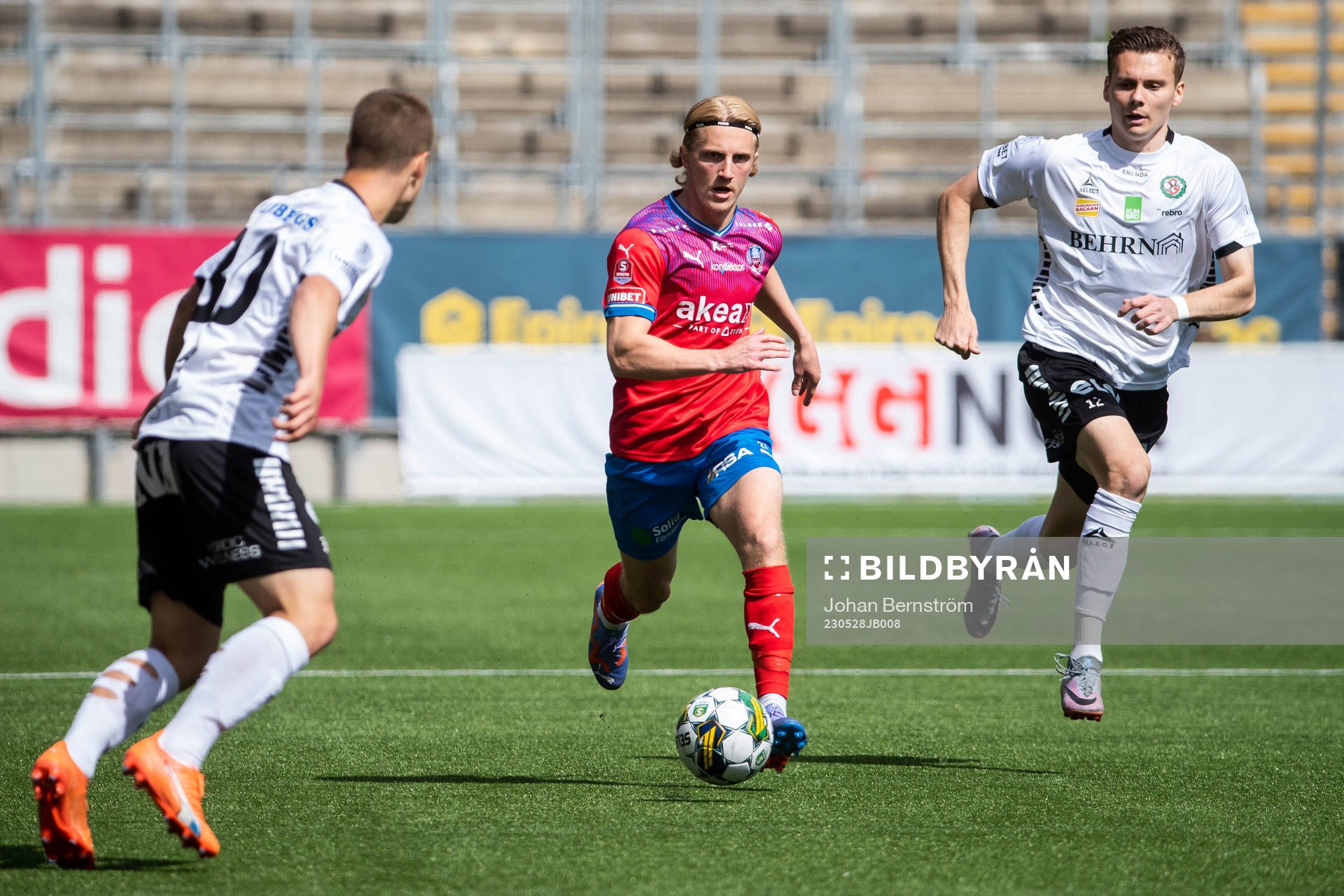Helsingborgs Victor Blixt och Örebros Jake Larsson