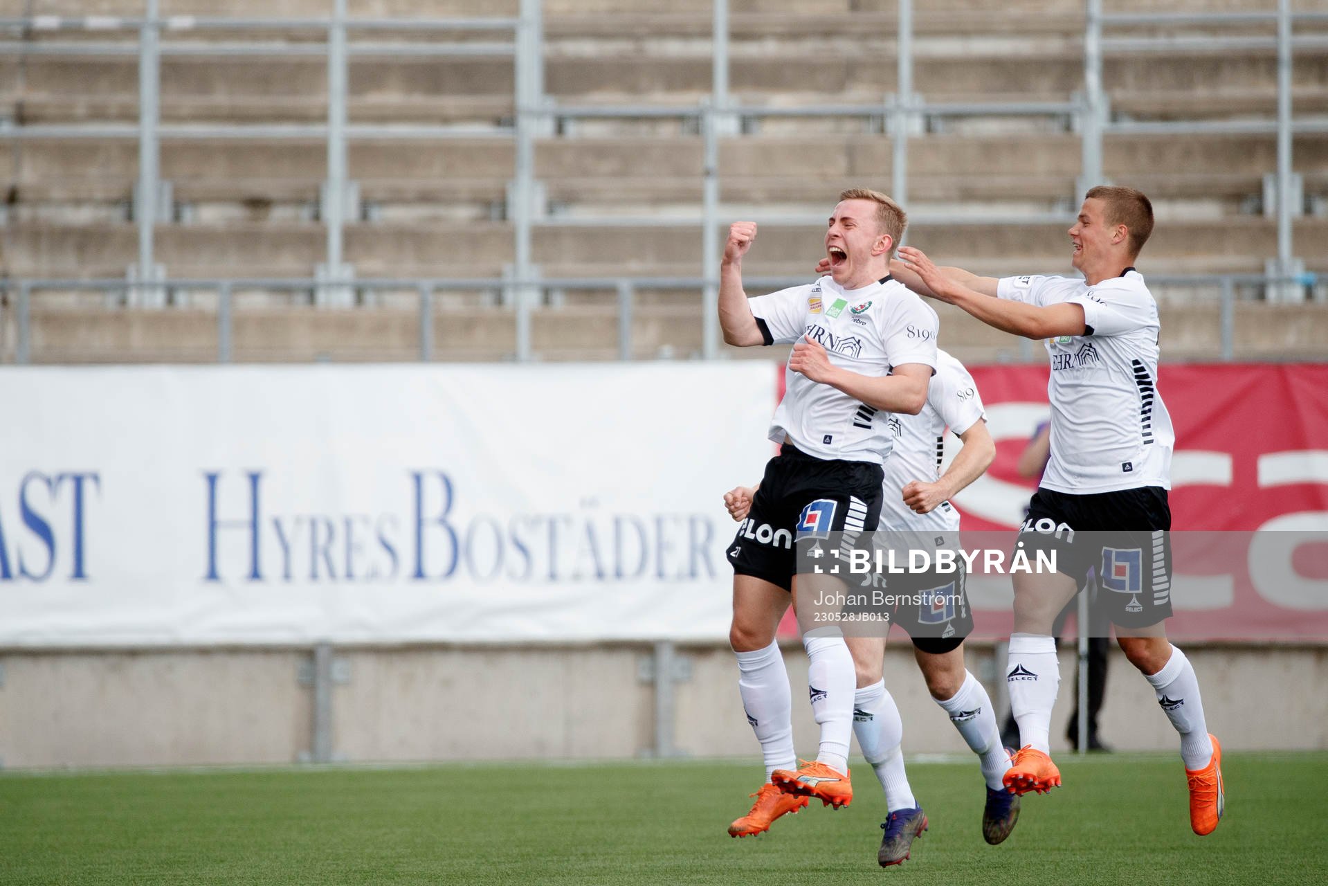 Örebros Valgeir Valgeirsson jublar efter 1-0 under fotbollsmatchen i Superettan mellan Örebro och Helsingborg den 28 maj 2023 i Örebro. 