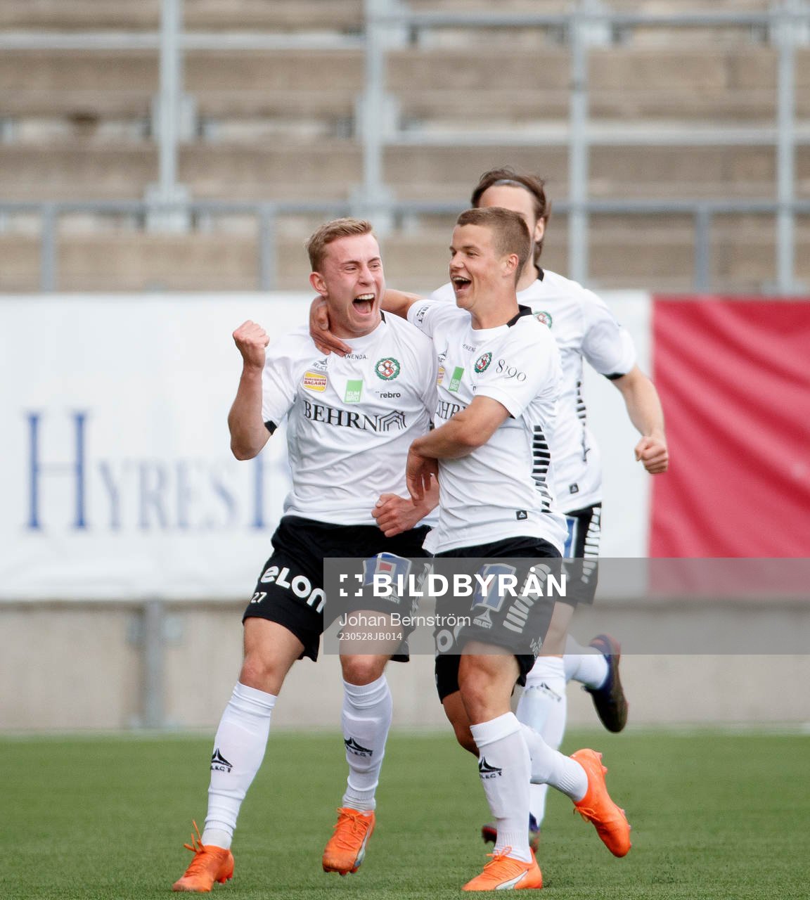 Örebros Valgeir Valgeirsson jublar