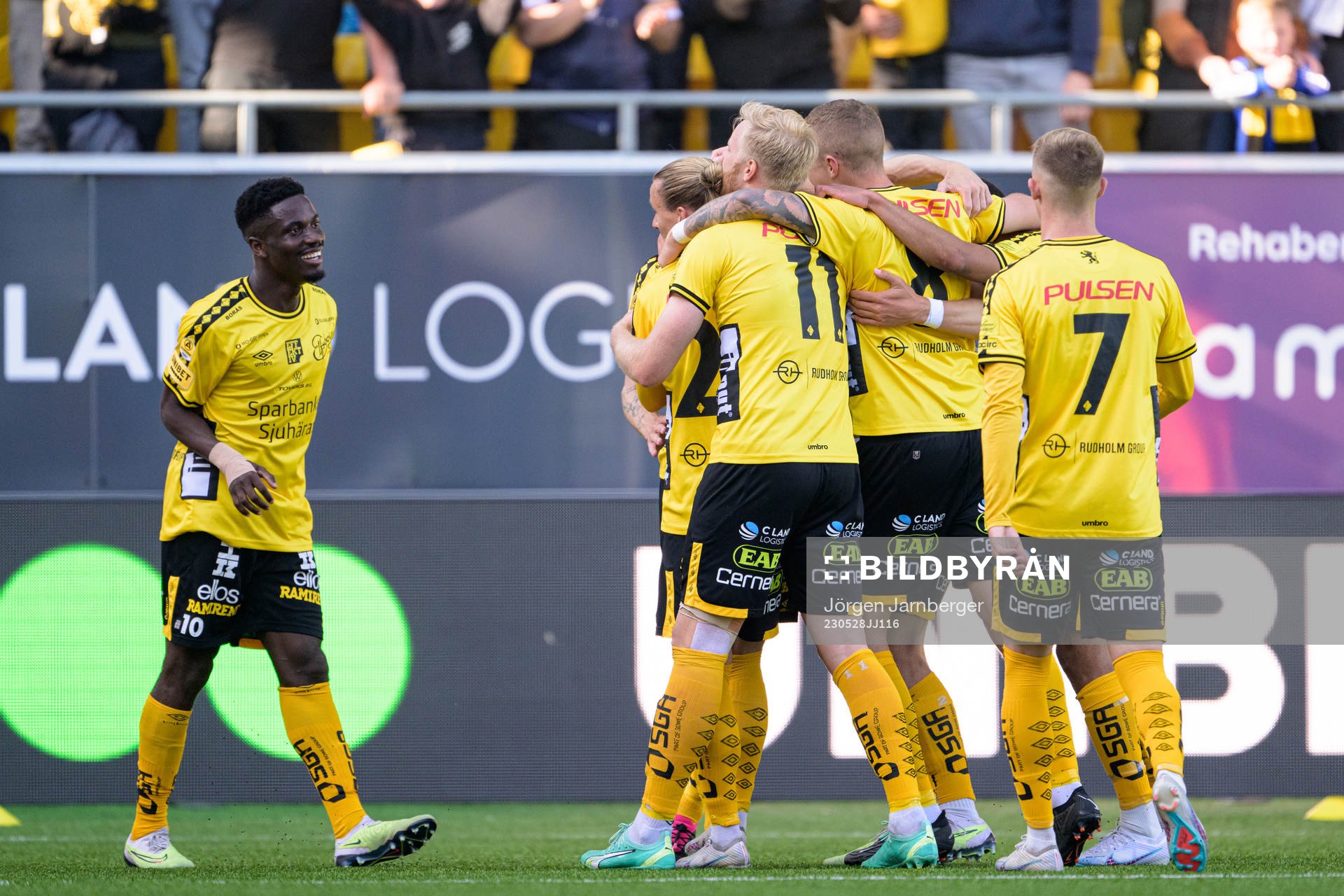 Elfsborgs Michael Baidoo jublar med övriga spelare