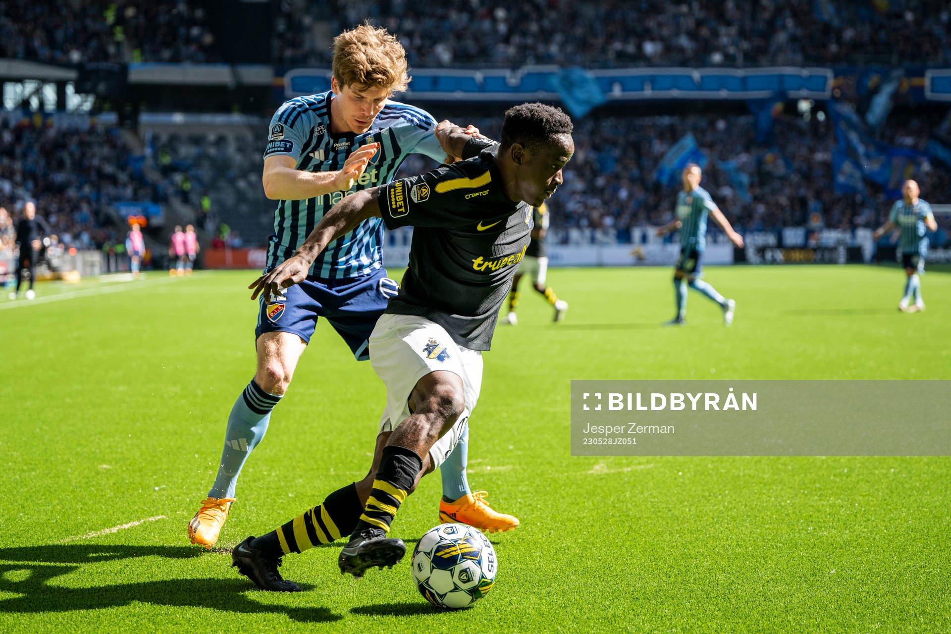 Djurgårdens Oliver Berg och AIKs Erick Otieno