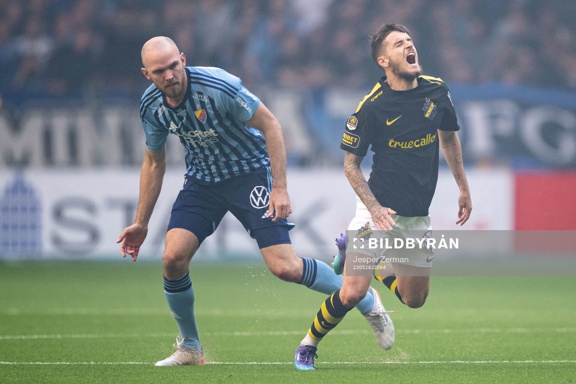 Djurgårdens Marcus Danielson och AIKs Vincent Thill