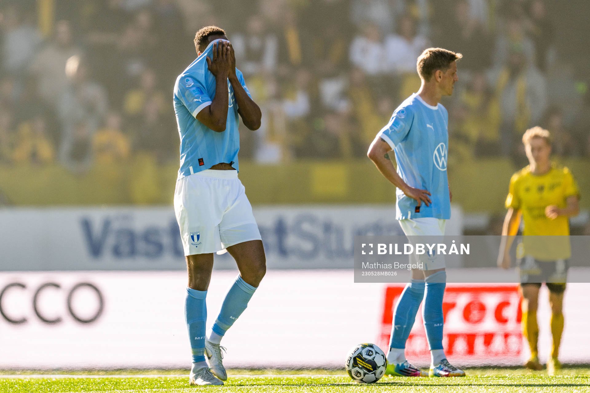 Malmö FFs Isaac Kiese Thelin deppar