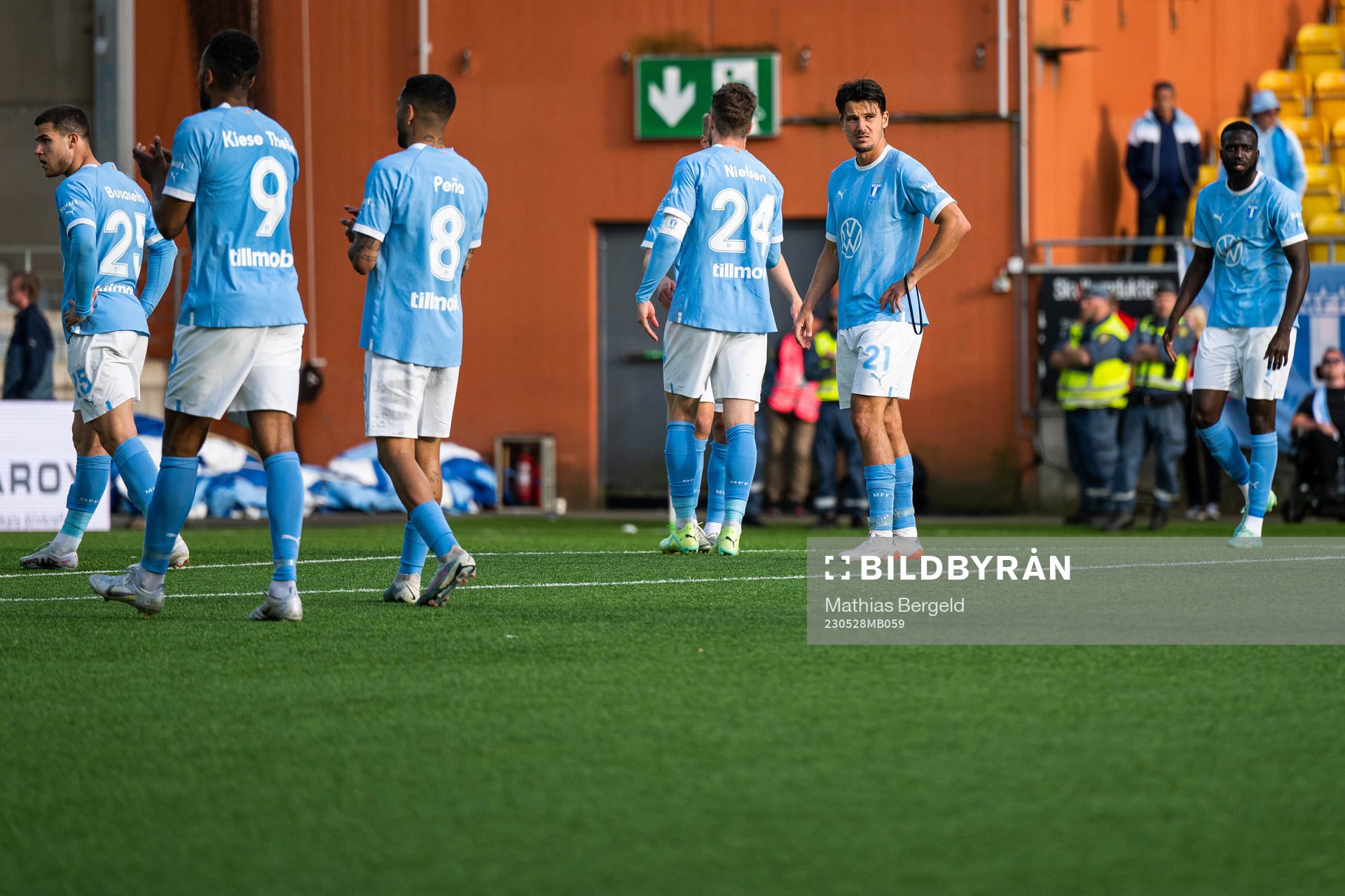 Malmö FFs Stefano Vecchia deppar med lagkamrater