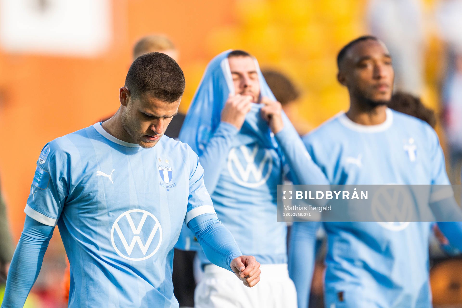 Malmö FFs Gabriel Busanello deppar