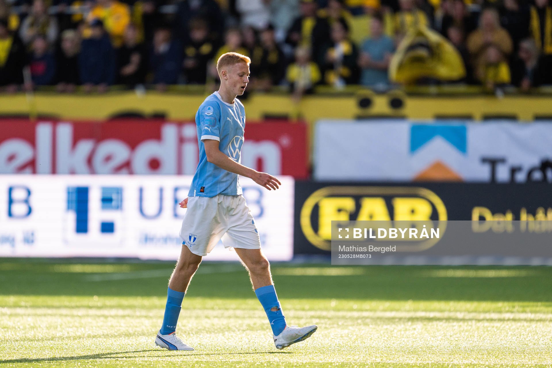 Malmö FFs Hugo Larsson byts ut