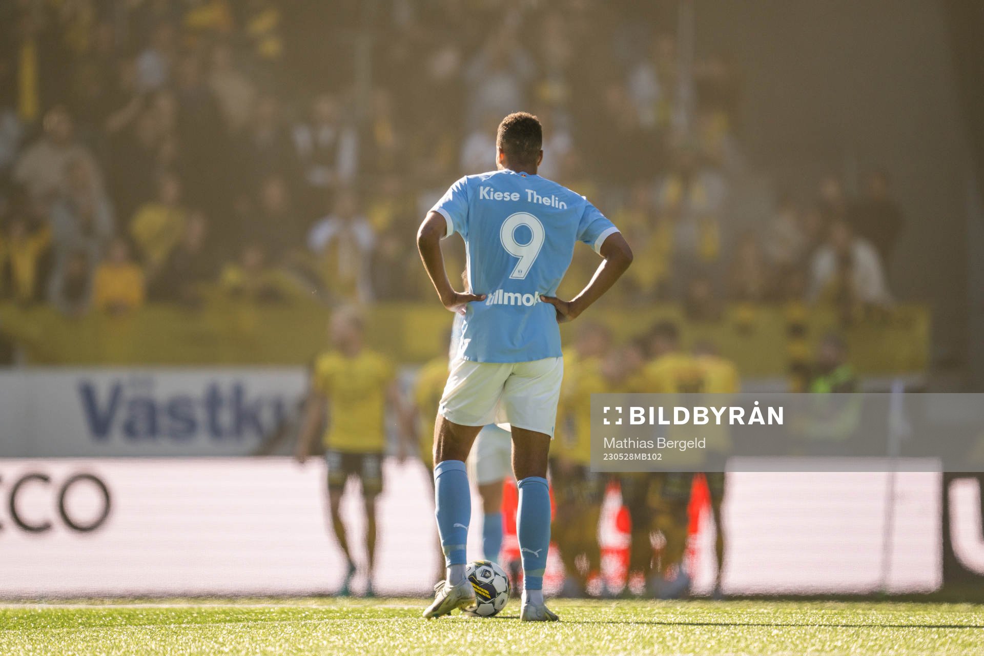 Malmö FFs Isaac Kiese Thelin deppar