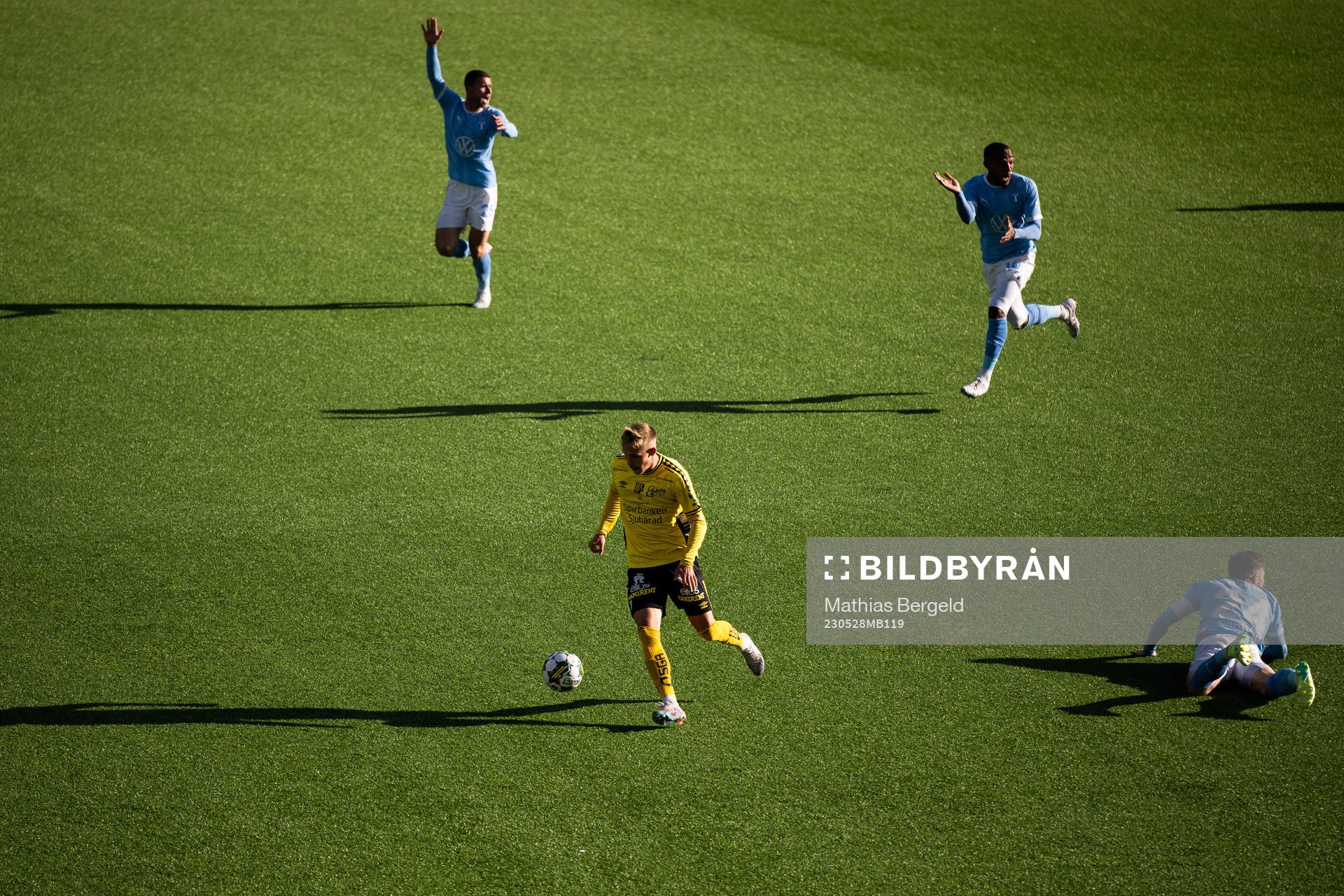 Malmö FFs Gabriel Busanello, Derek Cornelius och Lasse