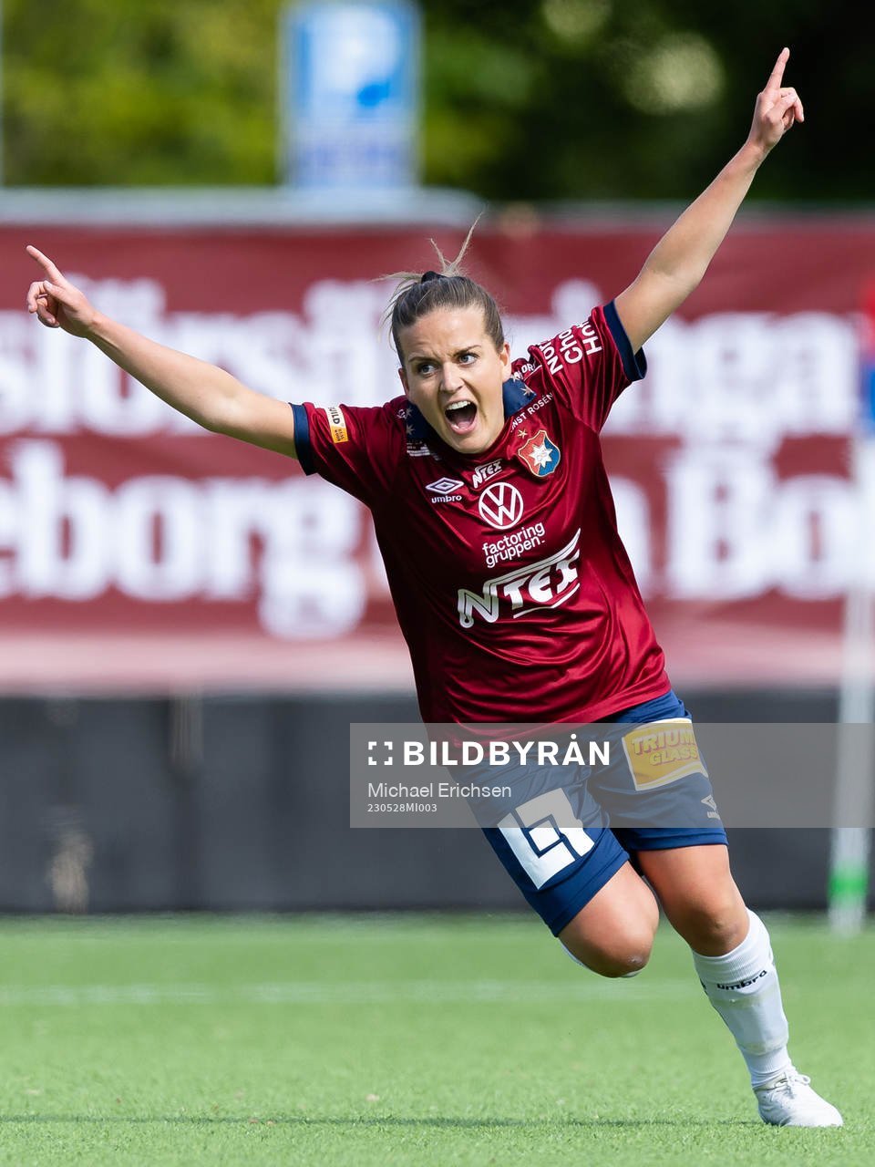 Örgrytes Frida Bremer jublar
