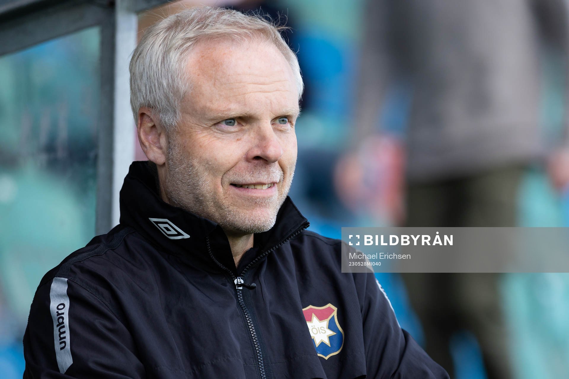Örgrytes tränare Micael Berndtsson innan  fotbollsmatchen