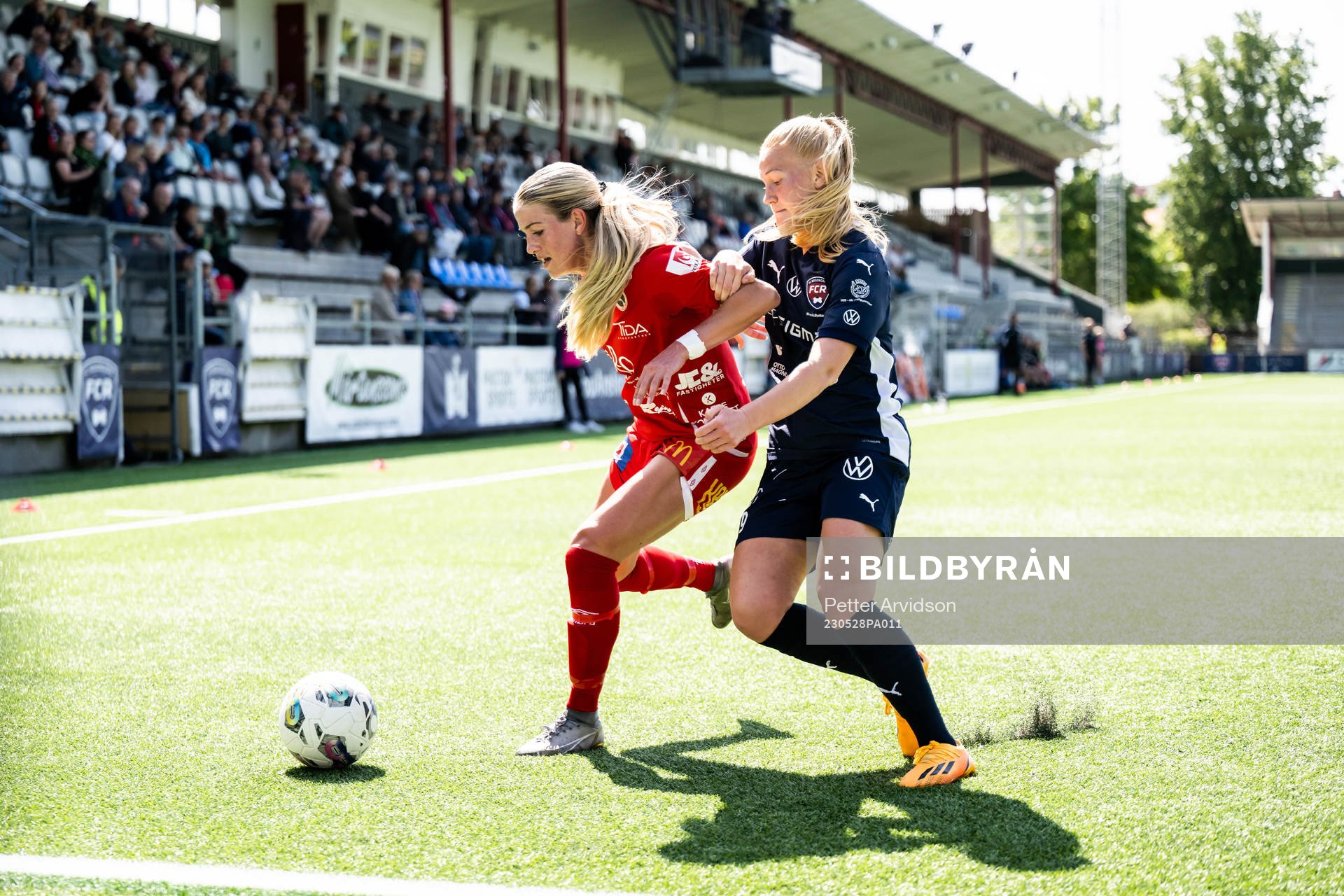 Örebros Regan Steigleder och FC Rosengårds Sofie Bruun