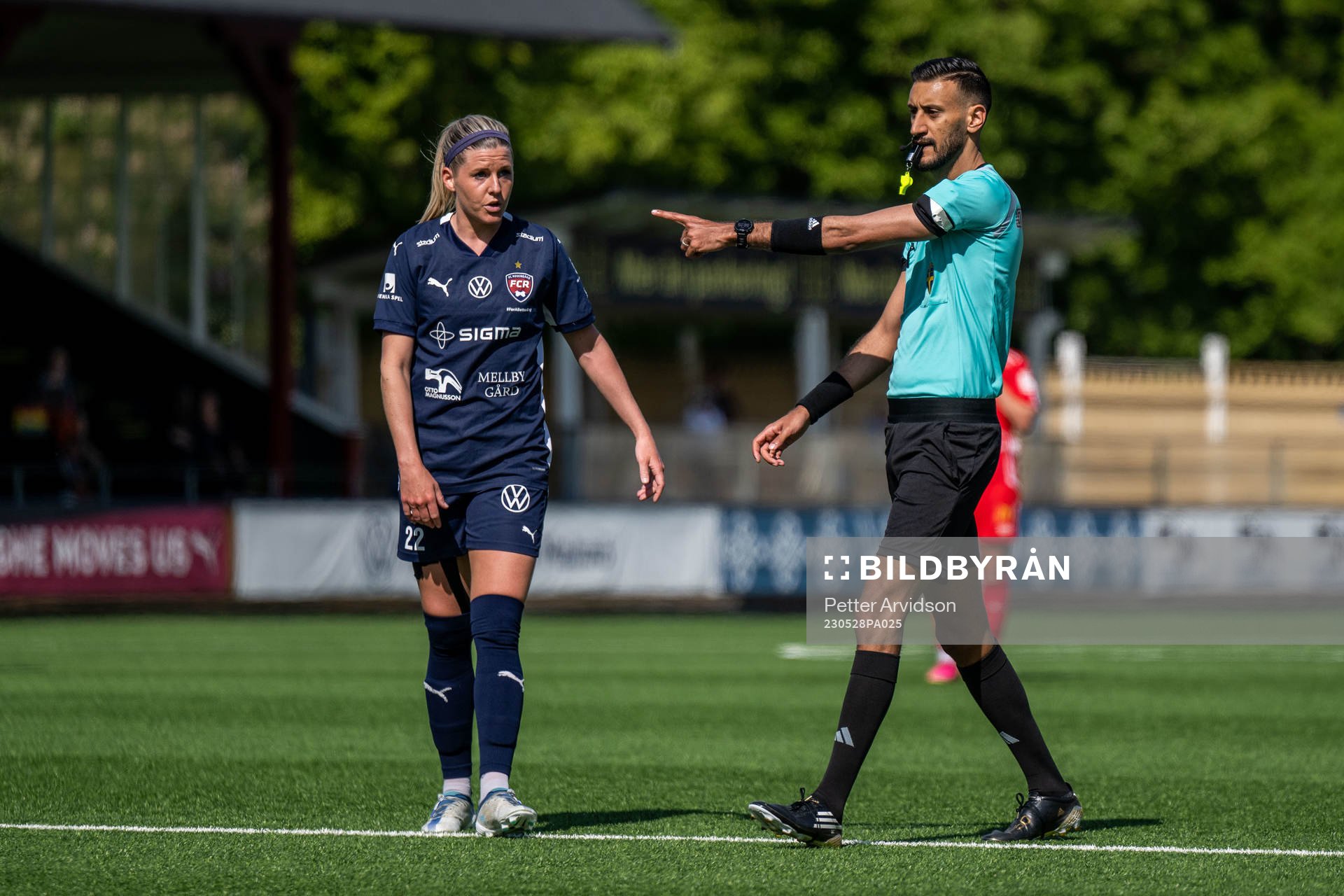 Domare Mohamed Rachid dömmer straff för FC Rosengård