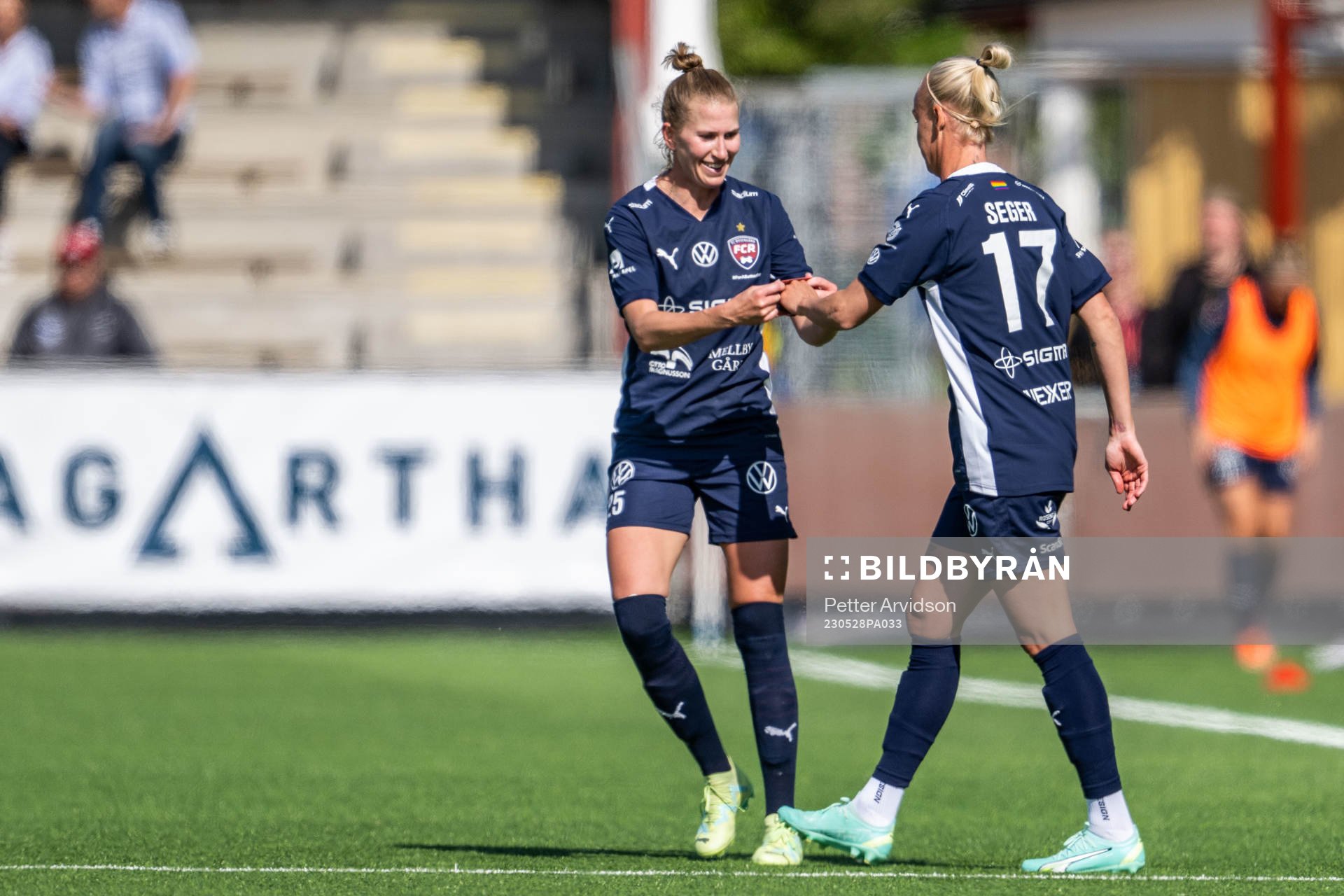 FC Rosengårds Emma Berglund och Caroline Seger