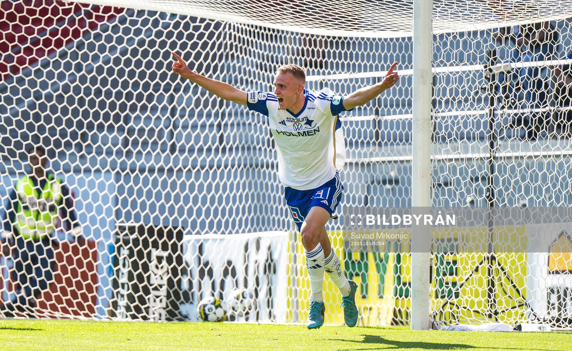 IFK Norrköpings Victor Stange Lind jublar