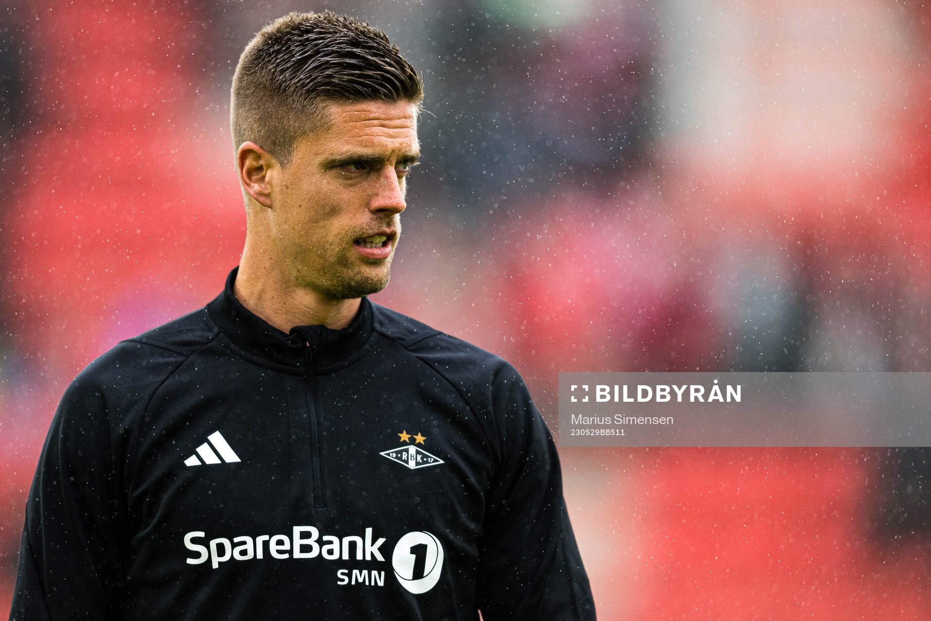 Markus Henriksen of Rosenborg warms up