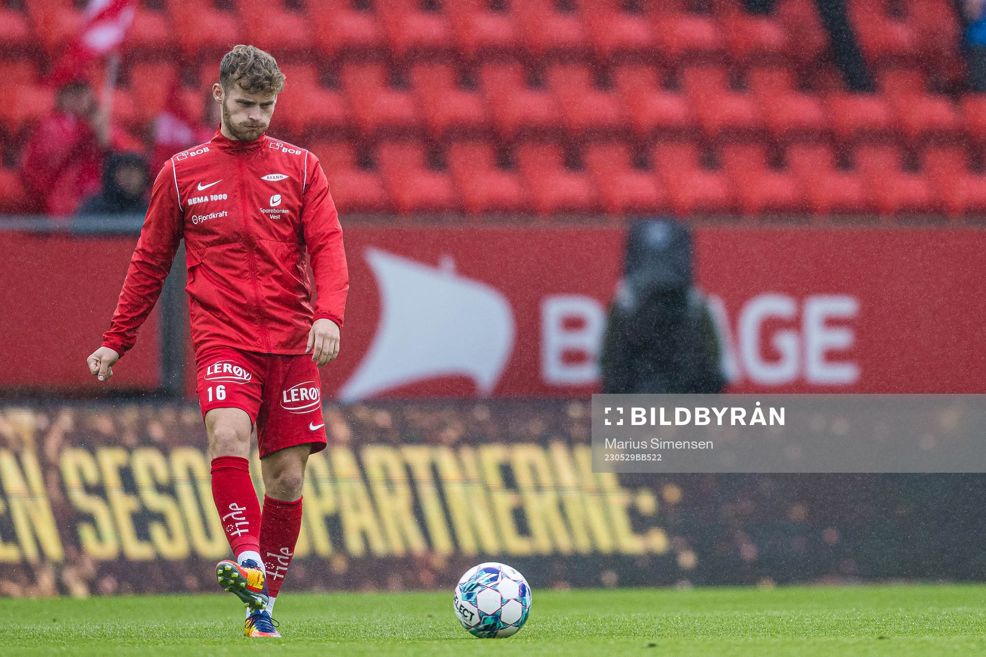 Ole Didrik Blomberg of Brann warms up