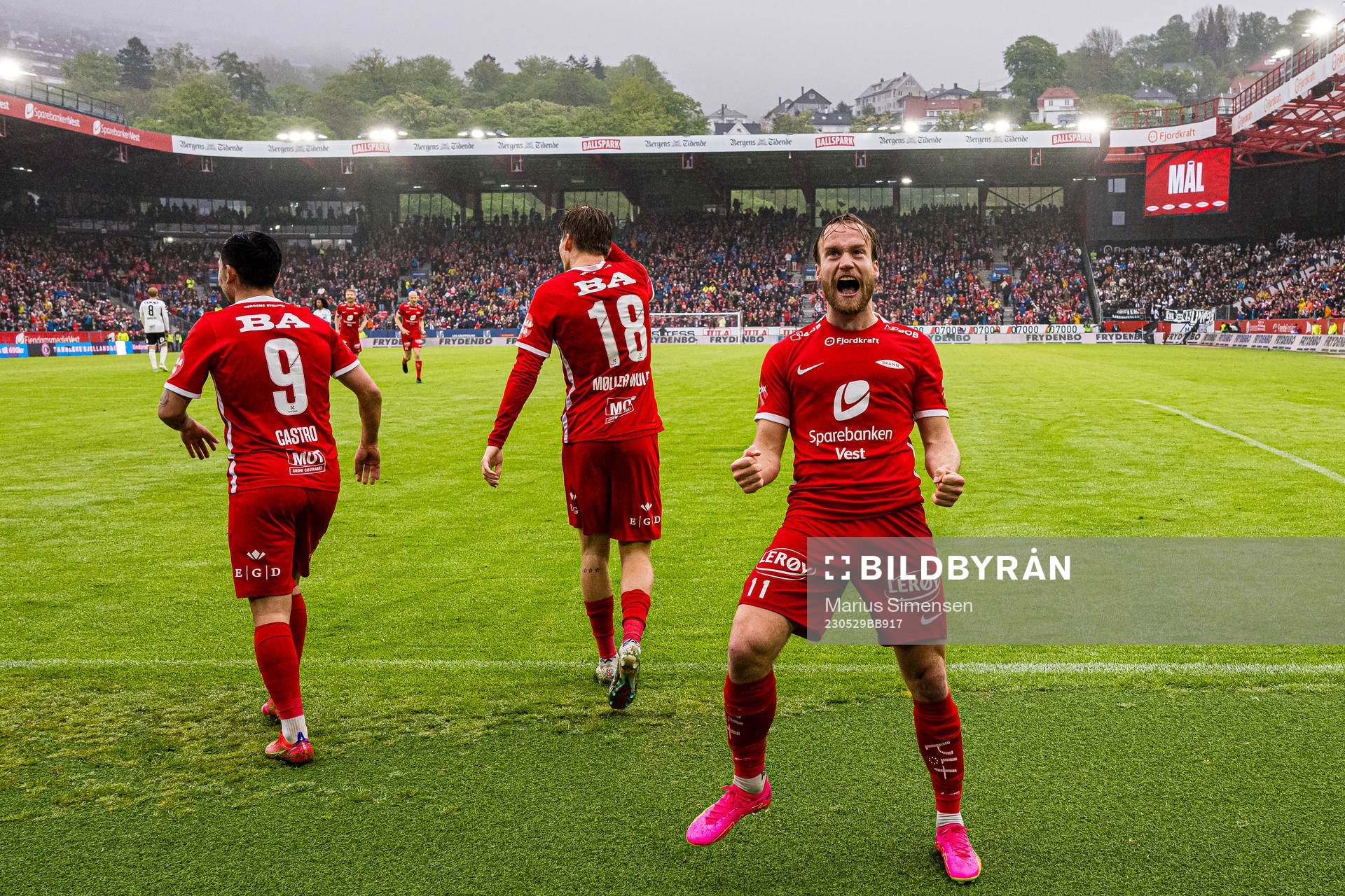 Bård Finne of Brann celebrates