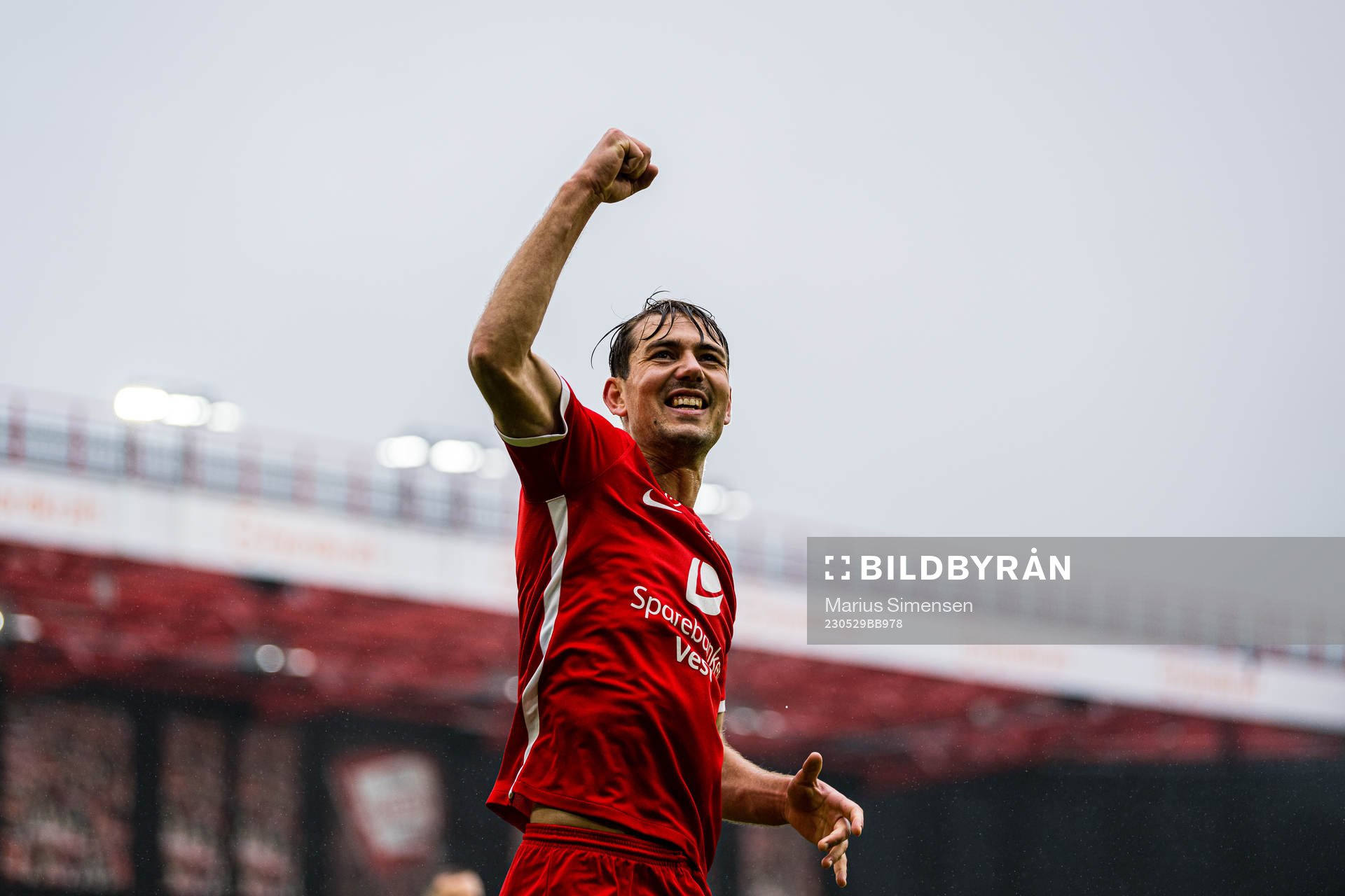 Fredrik Pallesen Knudsen of Brann celebrates