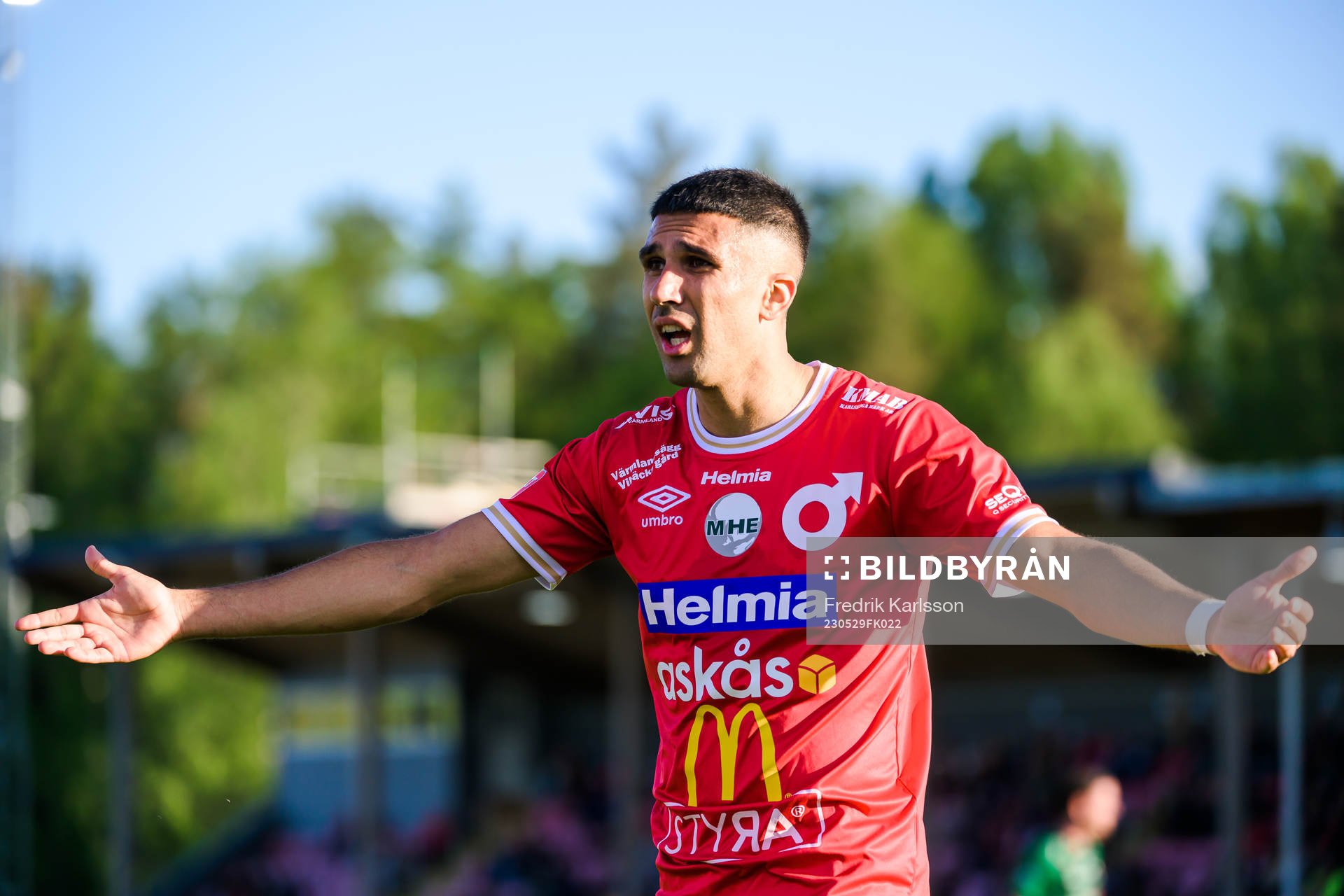 Degerfors Elyas Bouzaiene reagerar på ett domslut