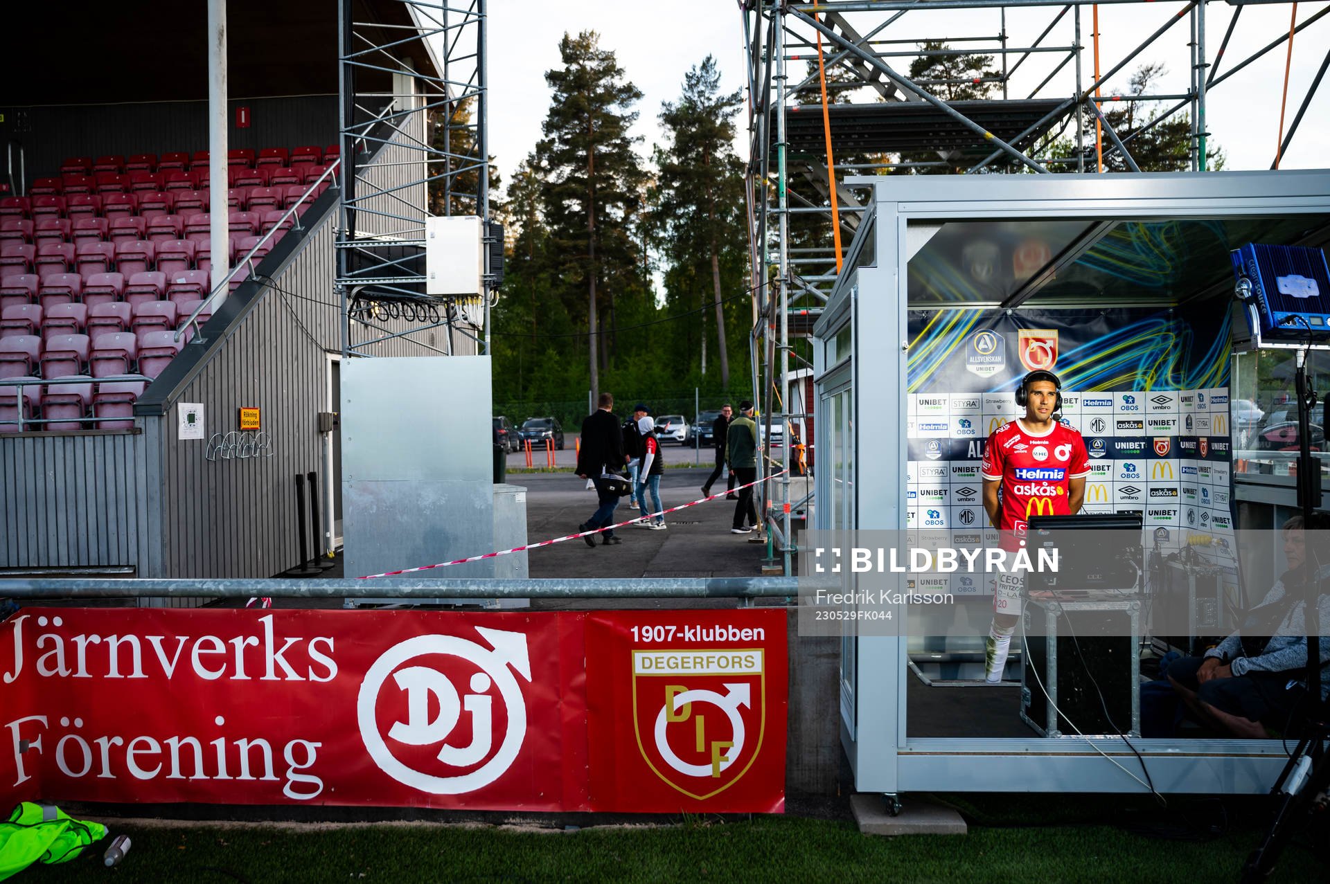 Degerfors Elyas Bouzaiene blir intervjuad