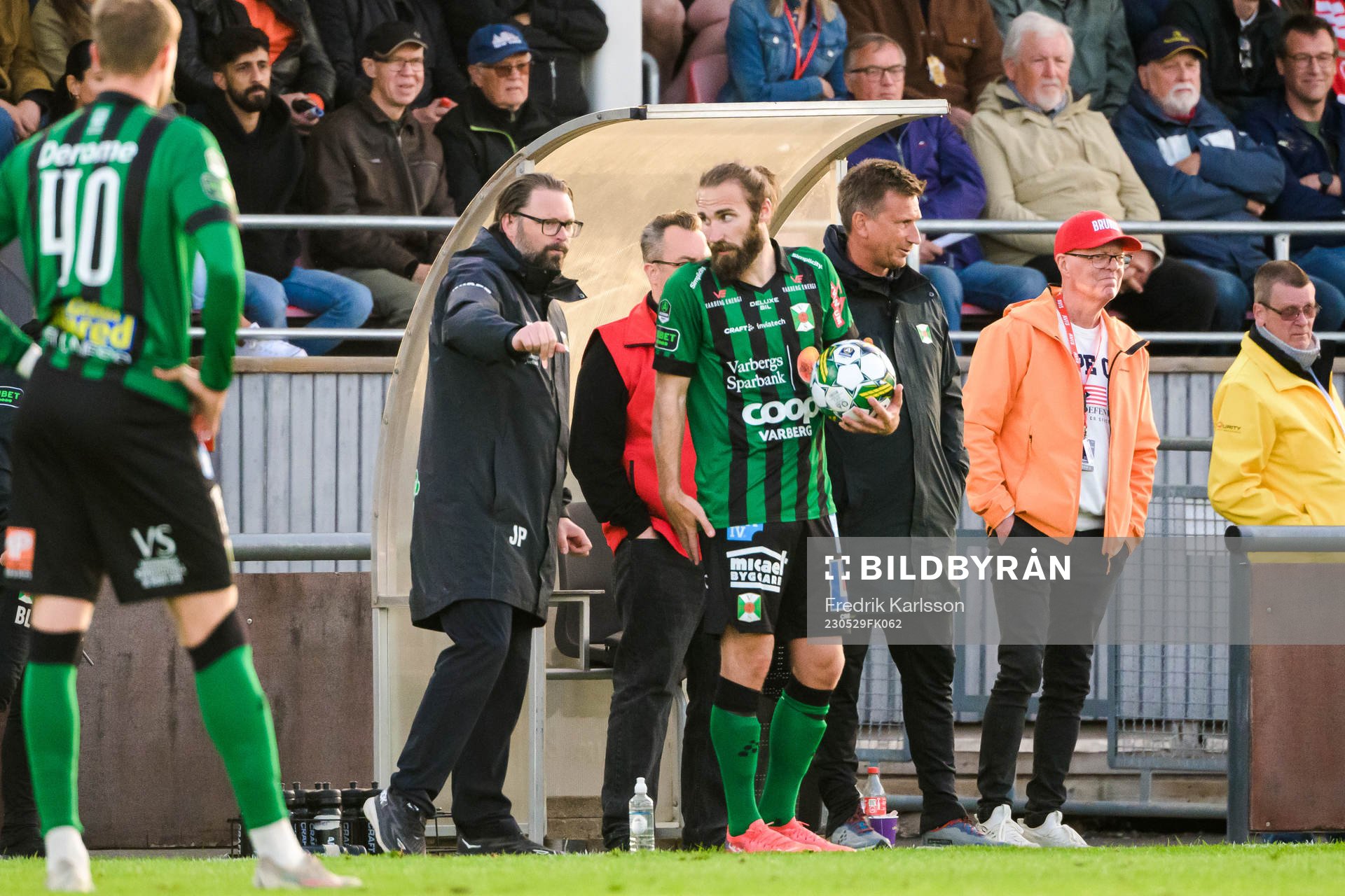 Varbergs huvudtränare Joakim Persson  och Oskar Sverrisson
