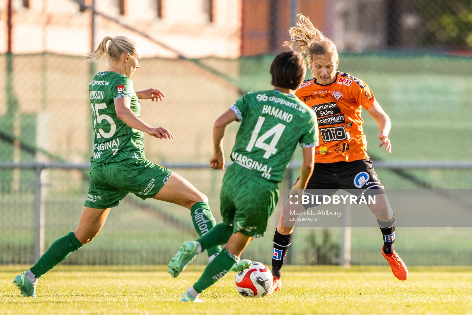 Hammarbys Jonna Andersson och Maika Hamano och