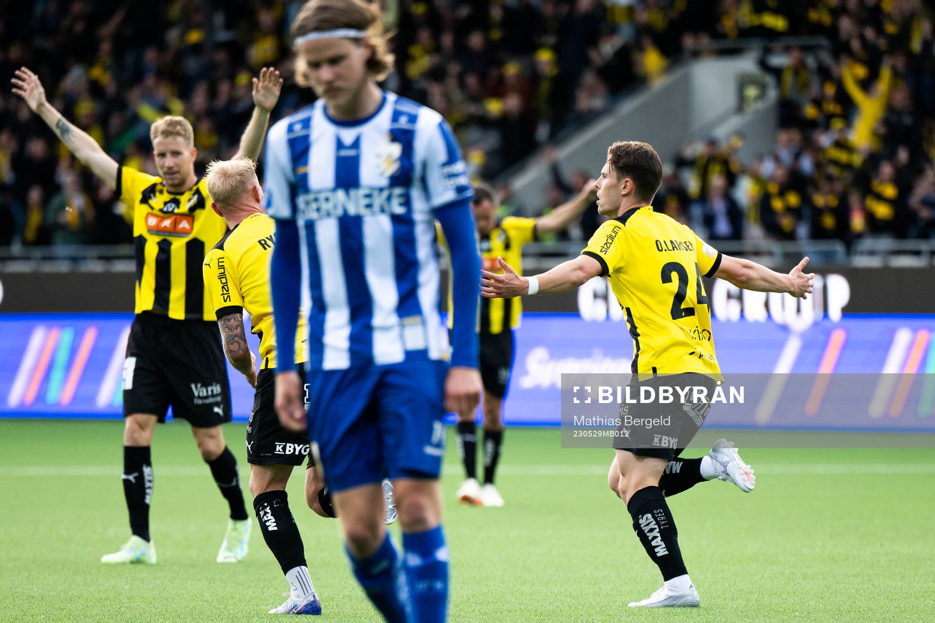 Häckens Lars Olden Larsen jublar