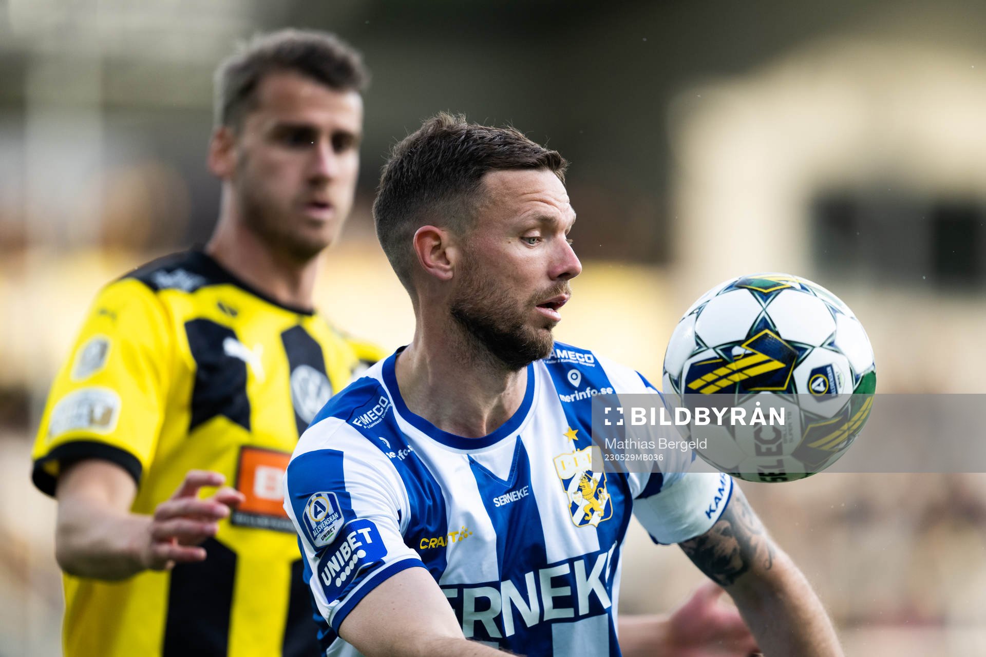 Häckens Johan Hammar och IFK Göteborgs Marcus Berg