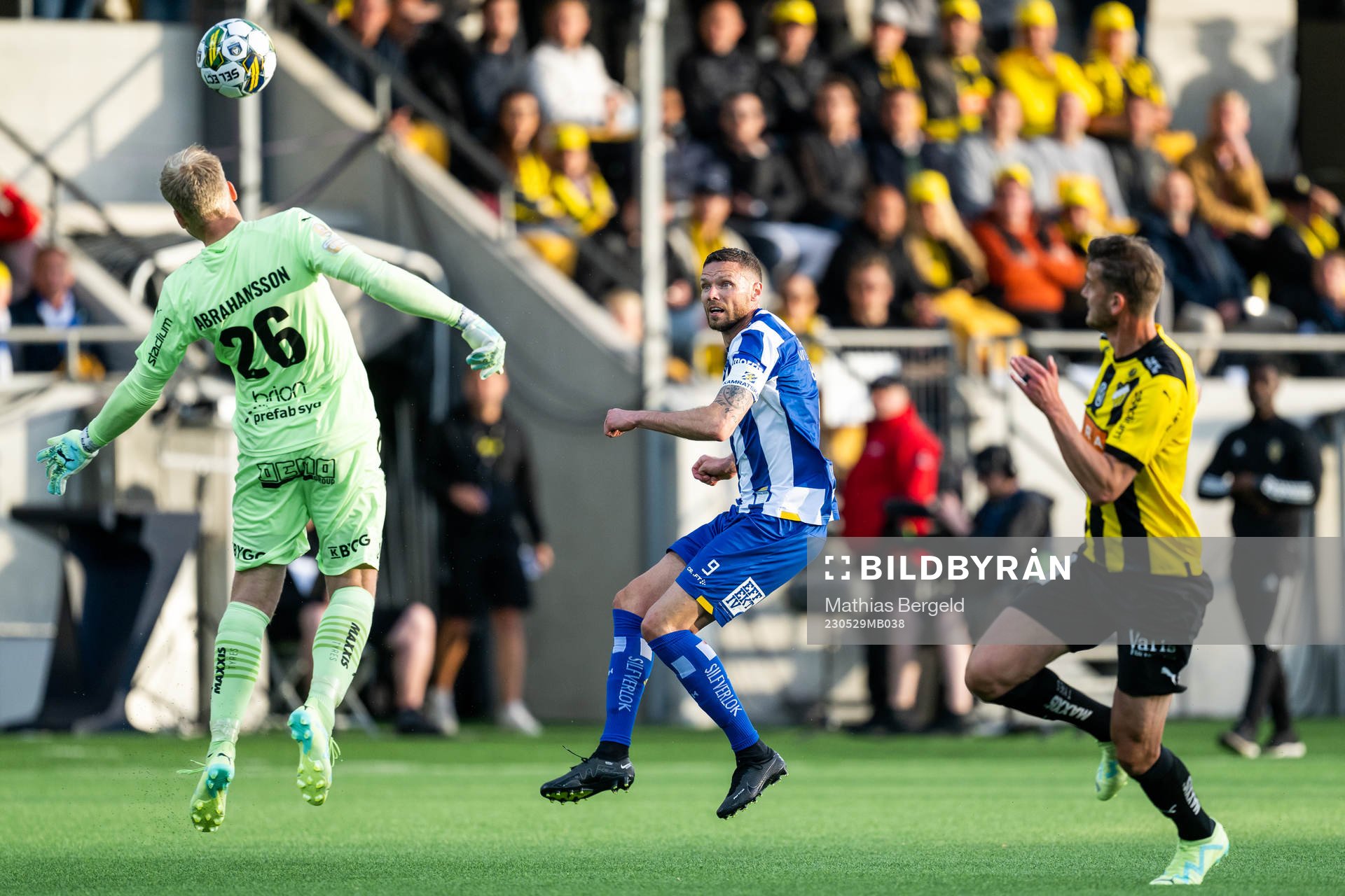 Häckens målvakt Peter Abrahamsson och Johan Hammar mot