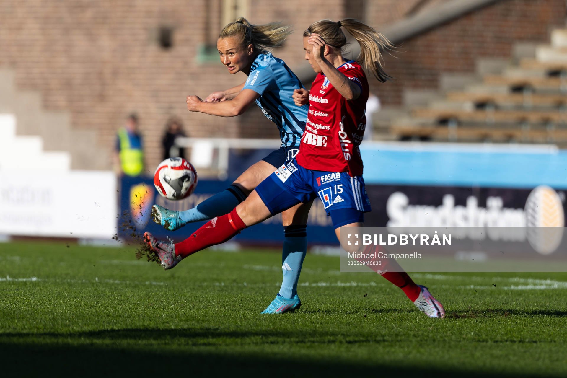 Djurgårdens Tove Almqvist och Vittsjös Nellie Persson