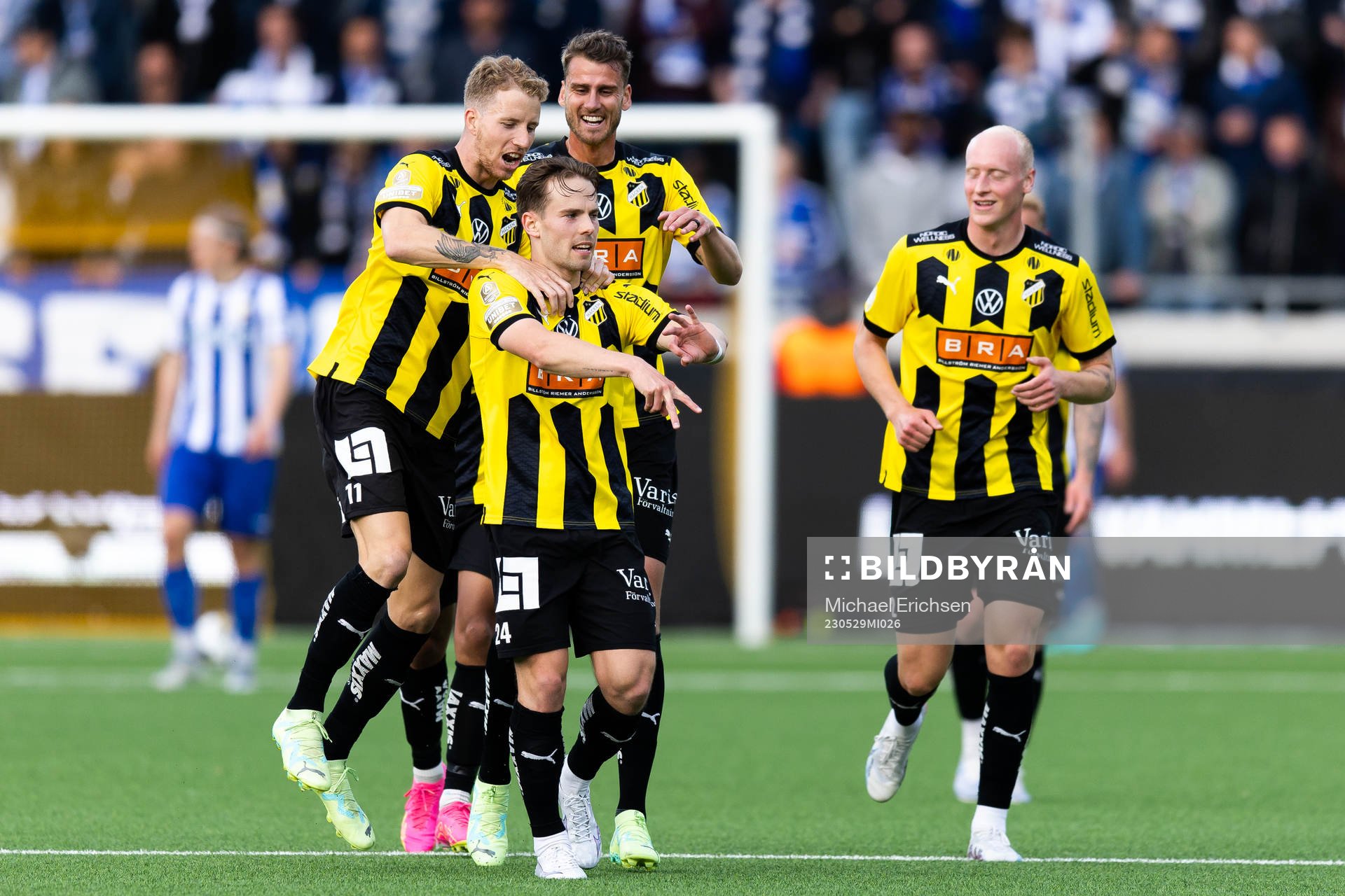 Häckens Lars Olden Larsen jublar