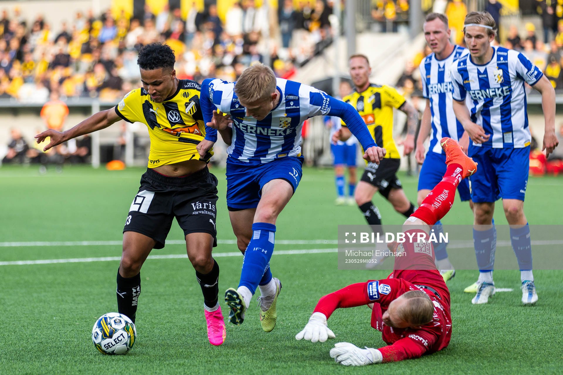 Häckens Momodou Lamin Sonko mot IFK Göteborgs Oscar Wendt