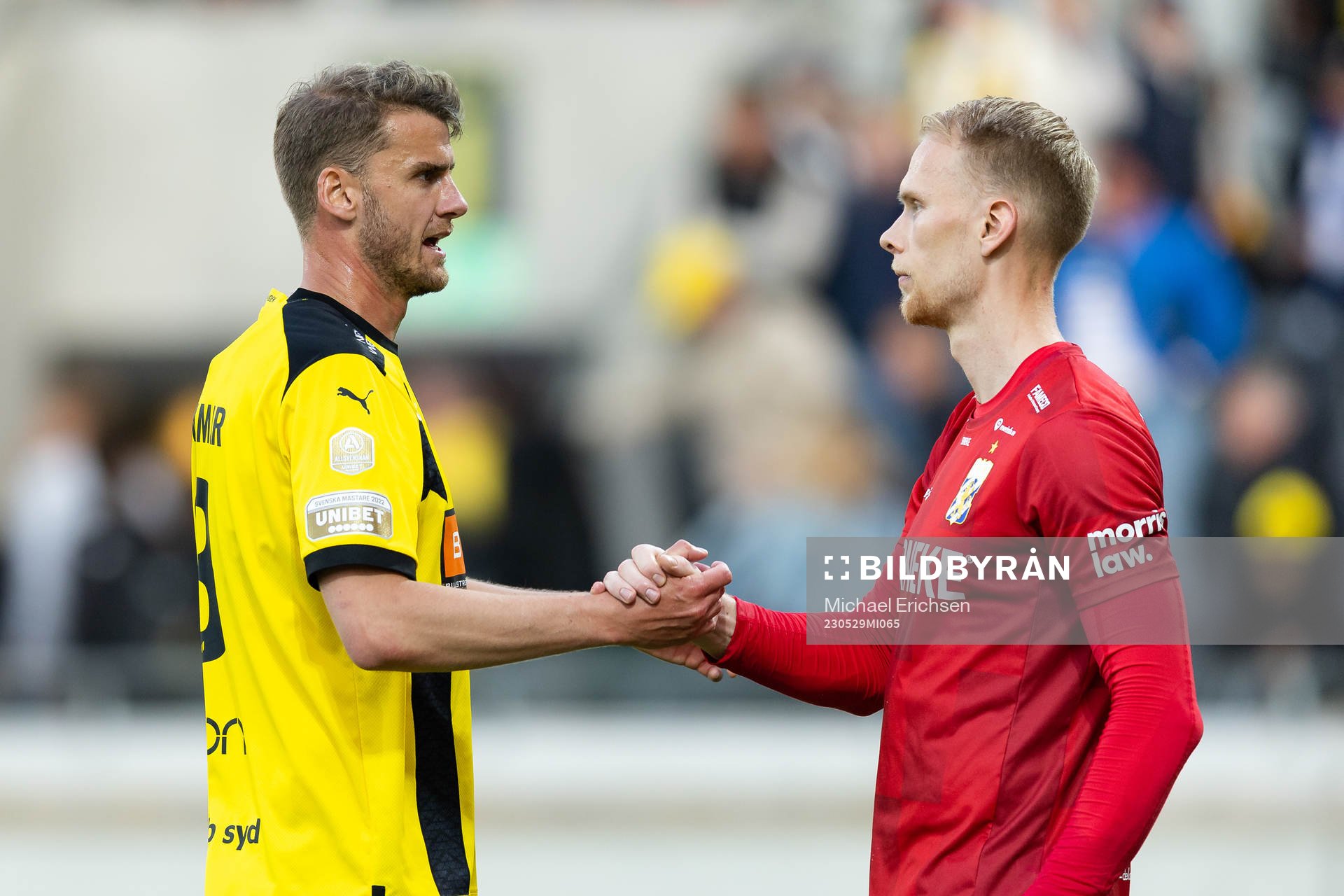 Häckens Johan Hammar och IFK Göteborgs målvakt Pontus