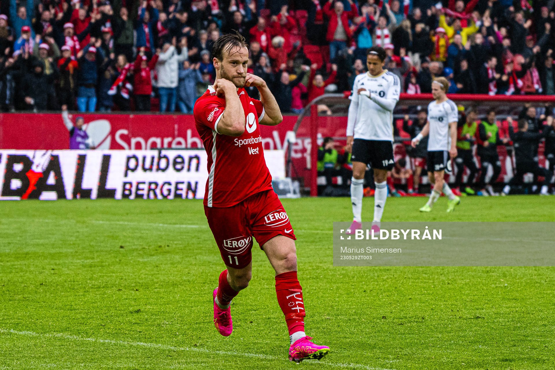 Bård Finne of Brann celebrates