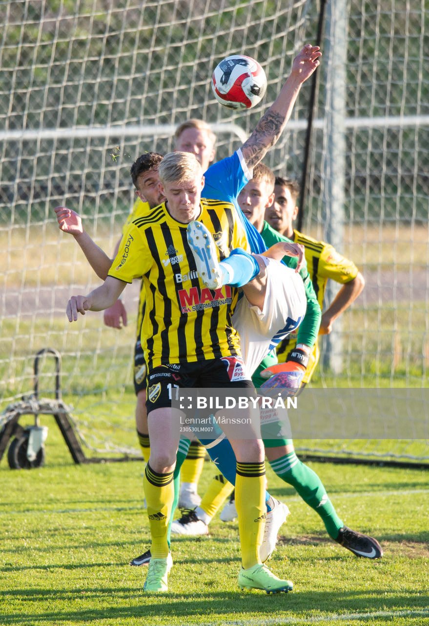 IFK Hässleholms Linus Roslund i matchen i DM mellan IFK