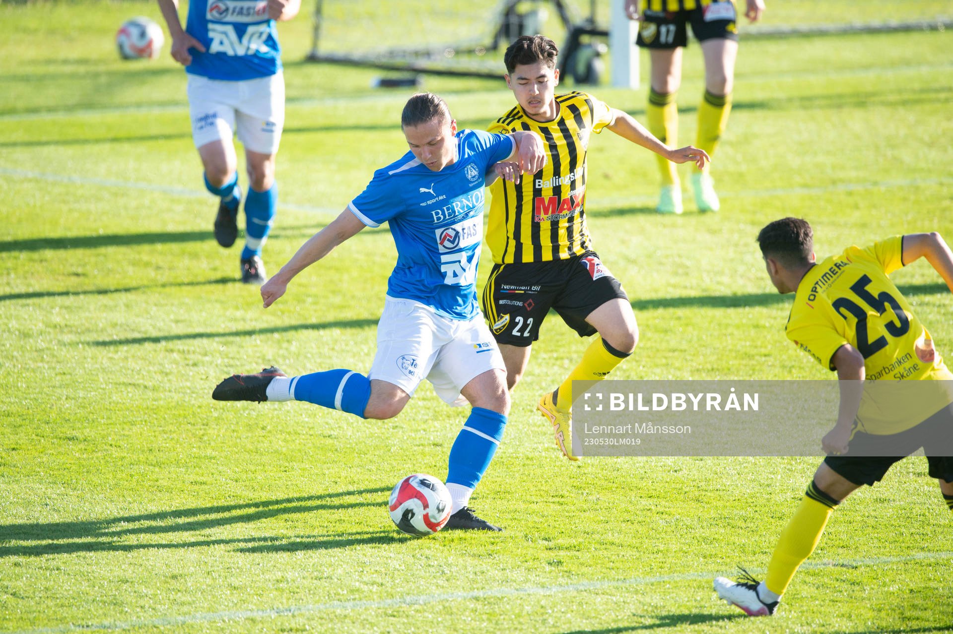 Bjärnums Hugo Svensson och IFK Hässleholms Alireza Nazari