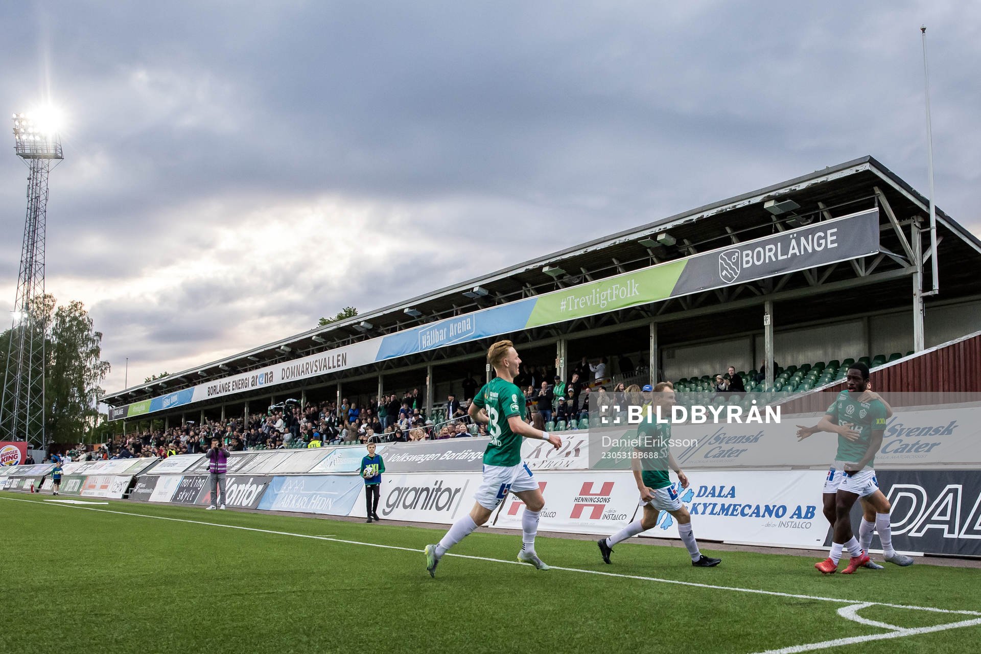 Brages spelarna jublar efter 2-1 under fotbollsmatchen i Superettan mellan Brage och Östersund den 31 maj 2023 i Borlänge. 