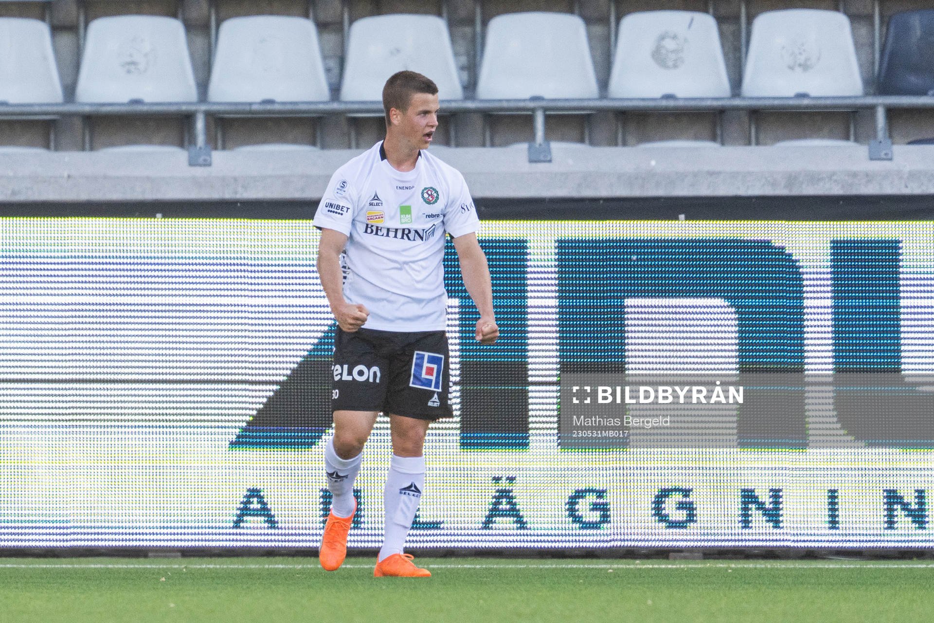 Örebros Samuel Dahl jublar