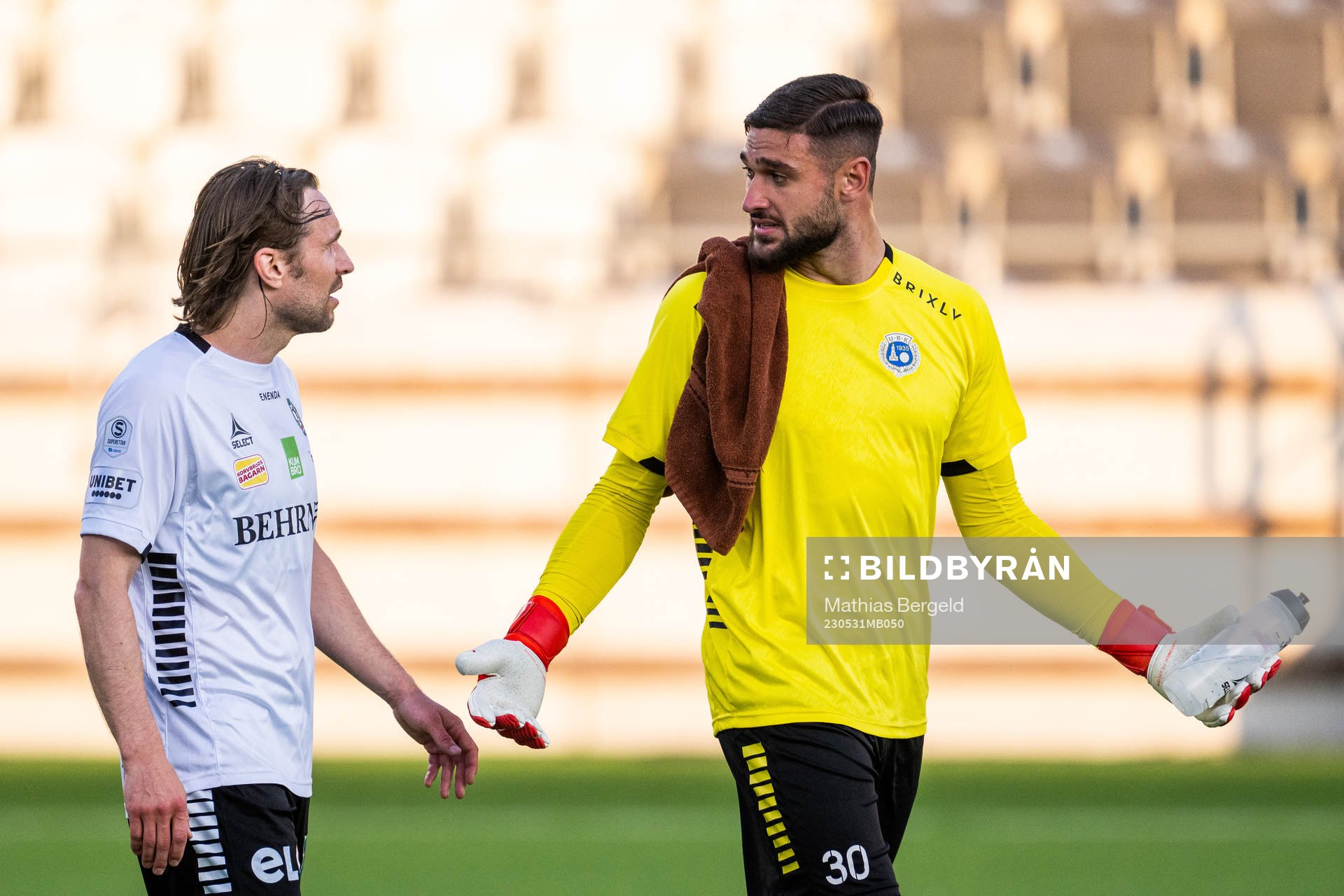 Örebros Kevin Walker reagerar mot Utsiktens Elias Hadaya