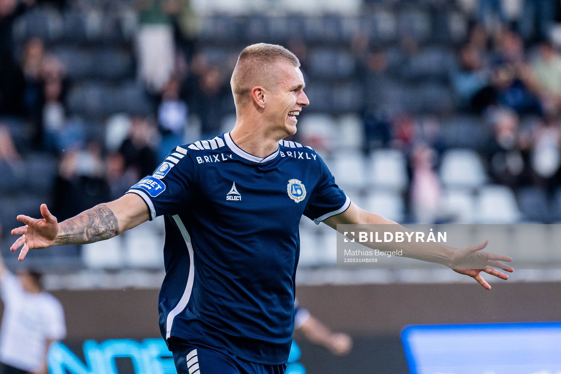 Utsiktens Lucas Hedlund jublar