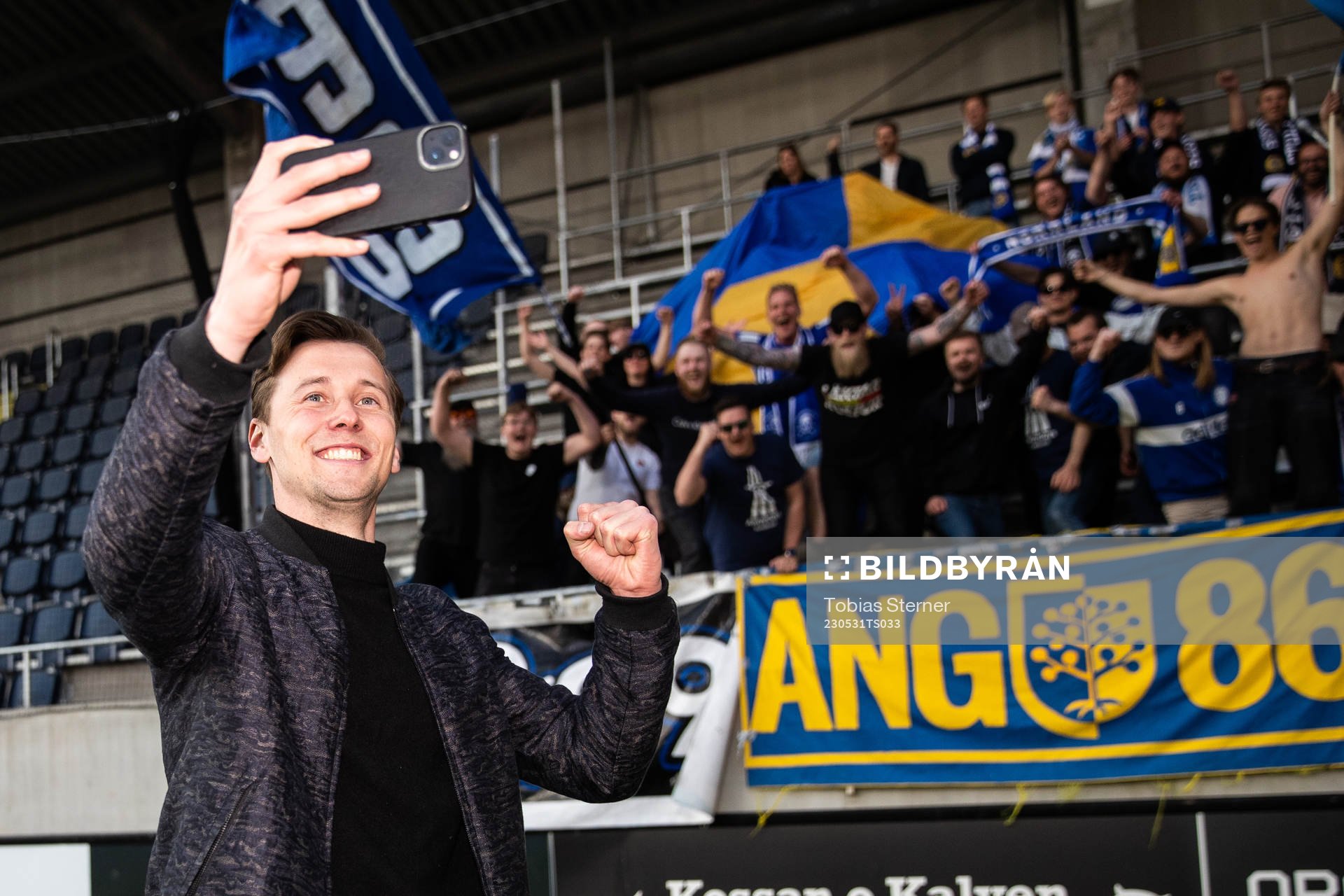 GIF Sundsvalls tränare Douglas Jakobsen jublar