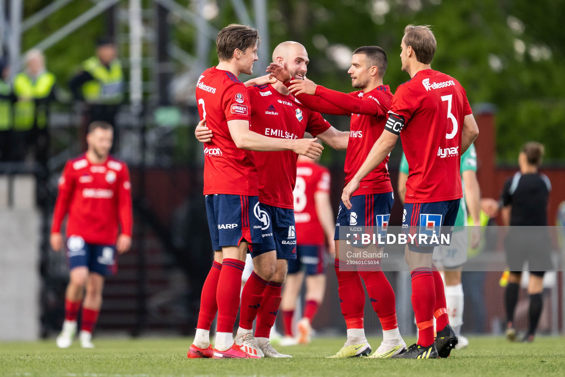 Östers spelare jublar